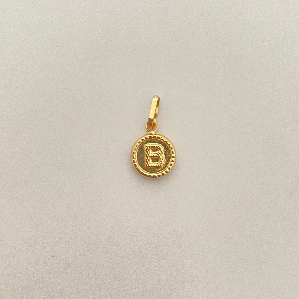Dije letra B Oro amarillo 18k 0,75 Gr / 2,0 Cm