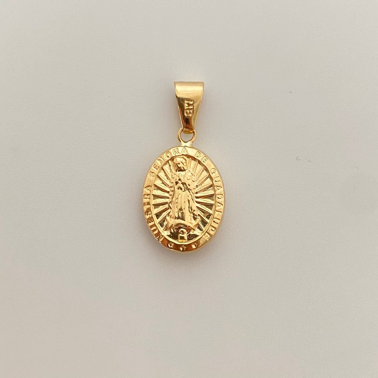 Dije guadalupe troquel Oro amarillo 18k 1,15 Gr / 2,5 Cm