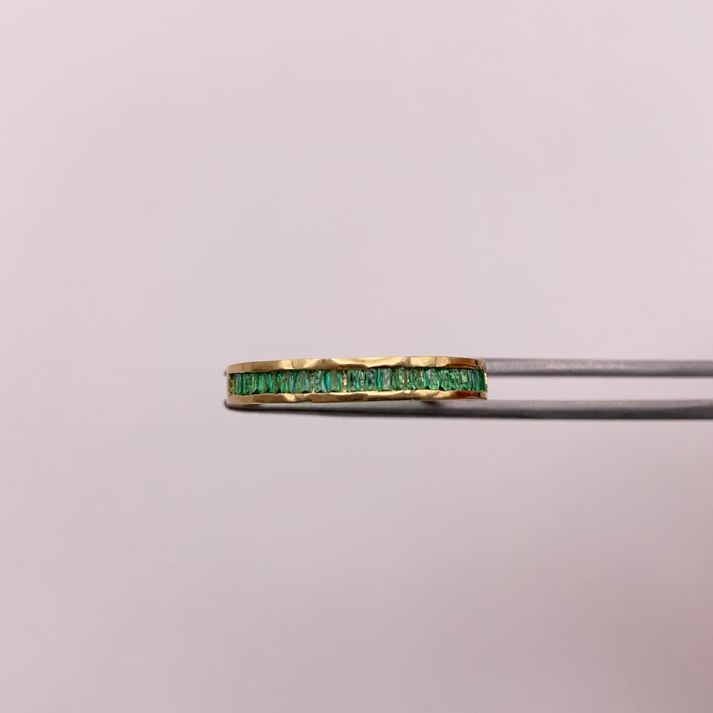 Anillo churumbela circones verdes Oro amarillo 18k / Talla 8 / 2,35 Gr / 2,03 mm