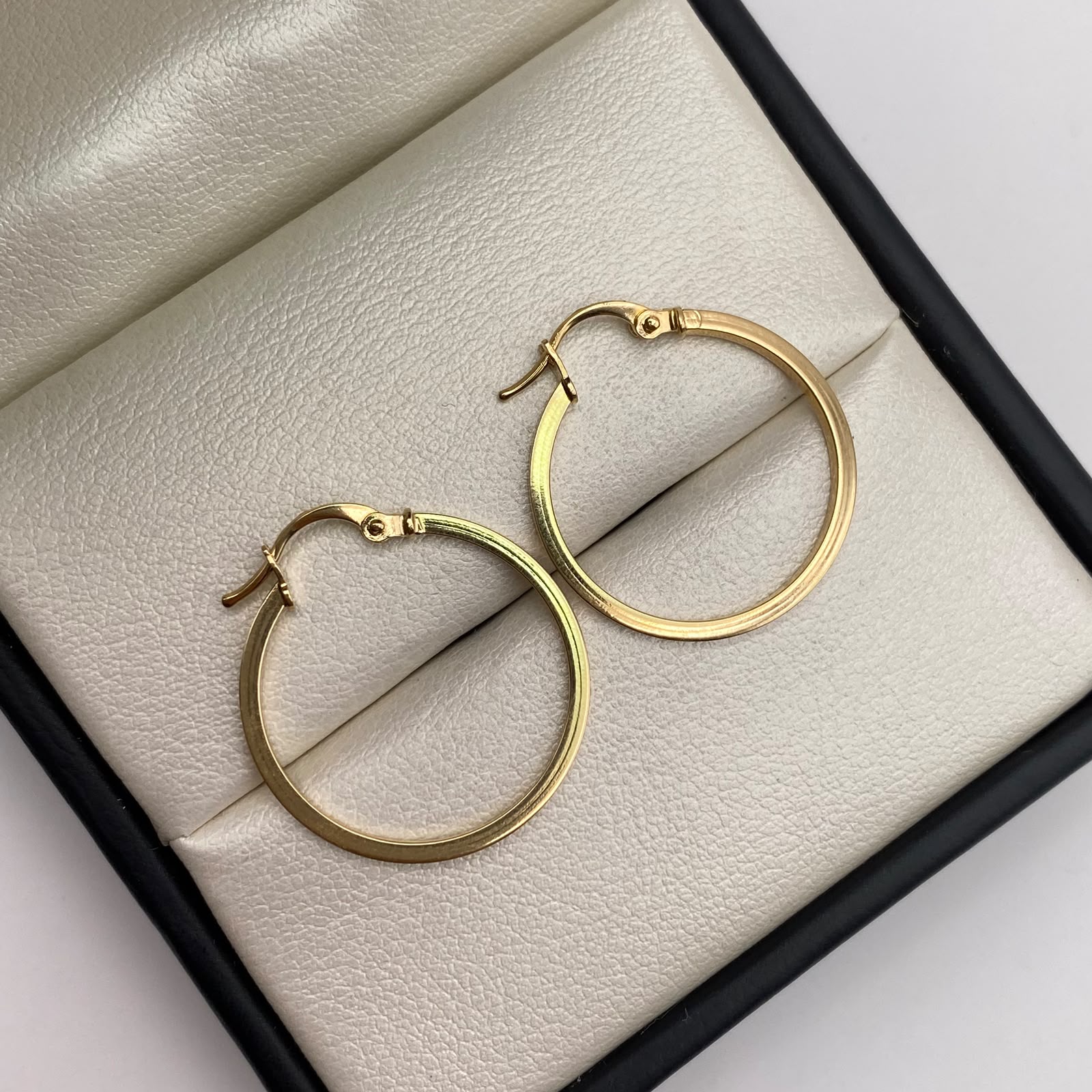 Candonga lisa Oro amarillo 18k 1,45 Gr / 2,5 Cm