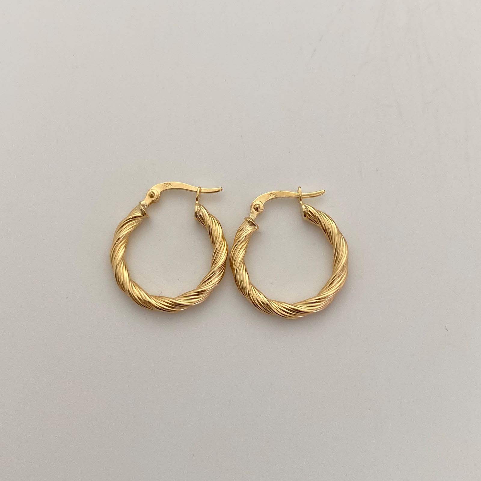 Candonga Entorchada Oro amarillo 18k 1,8 Gr / 2,2 Cm
