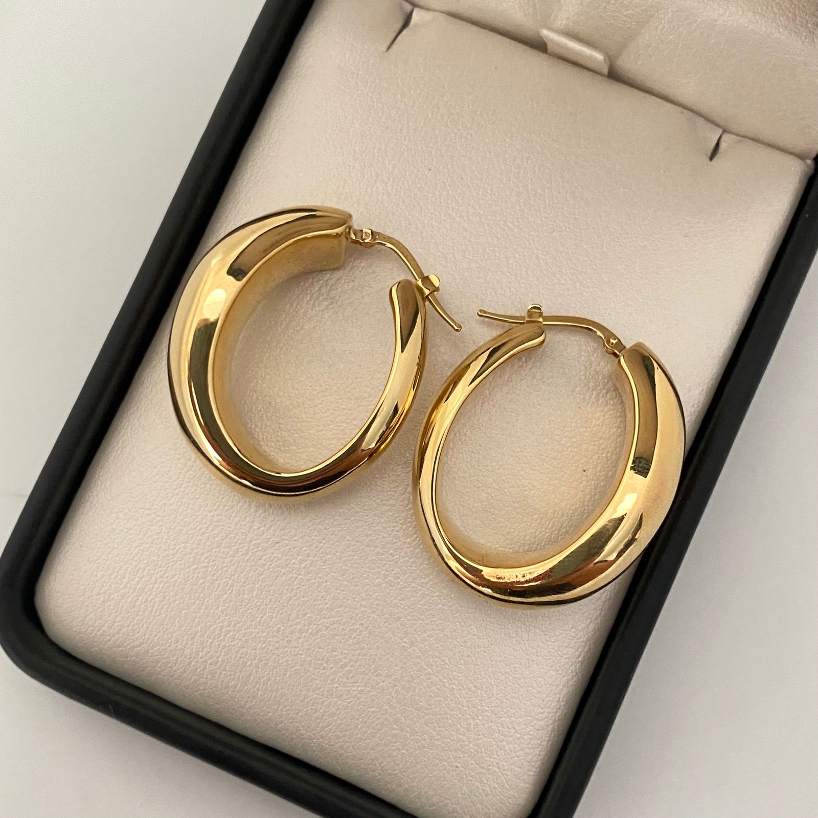 Candonga It ovalada curva troquel (Joya) Oro amarillo 18k 7,15 Gr / 3,0 Cm