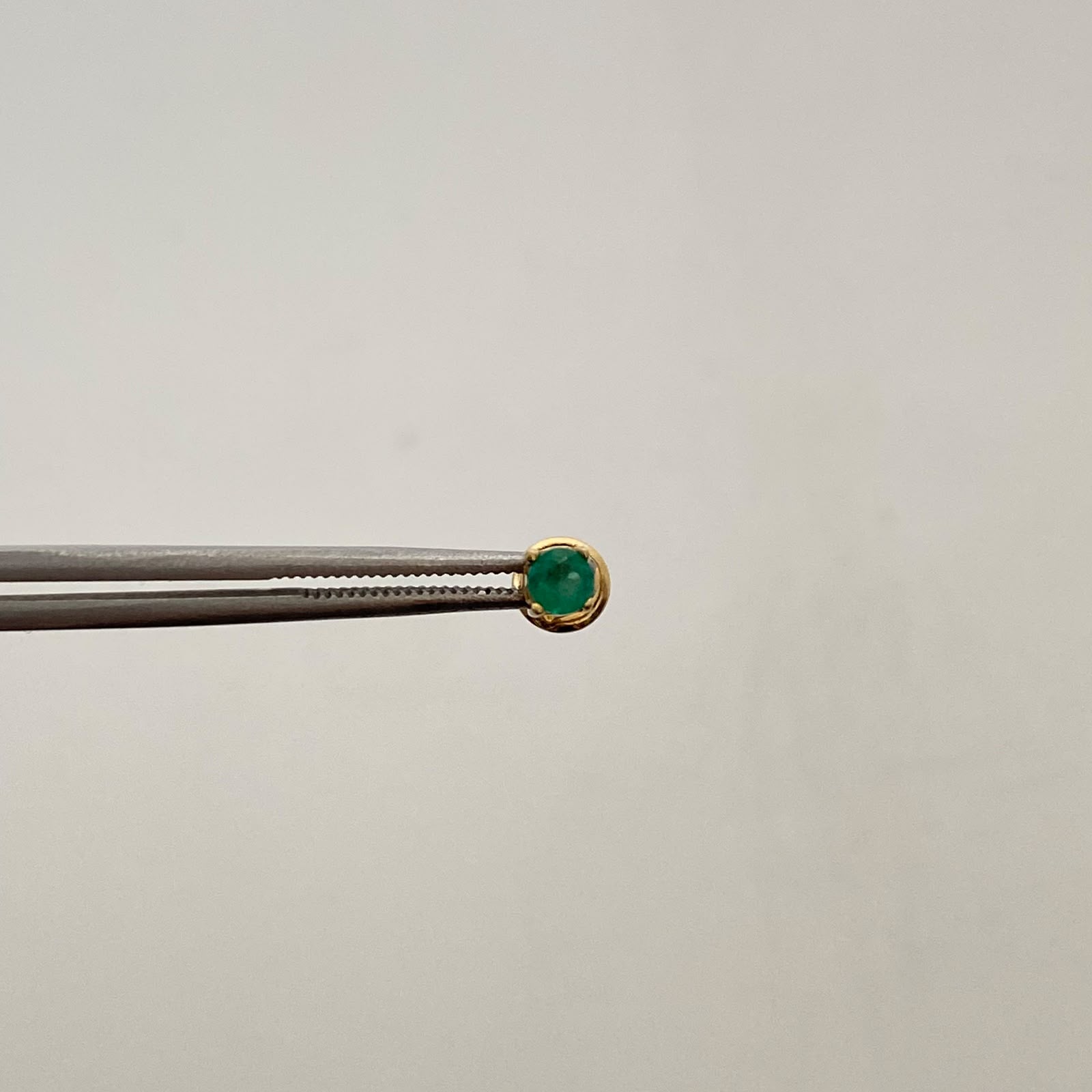 Topos Esmeralda Oro amarillo 18k 0,55 Gr / 3,5 mm