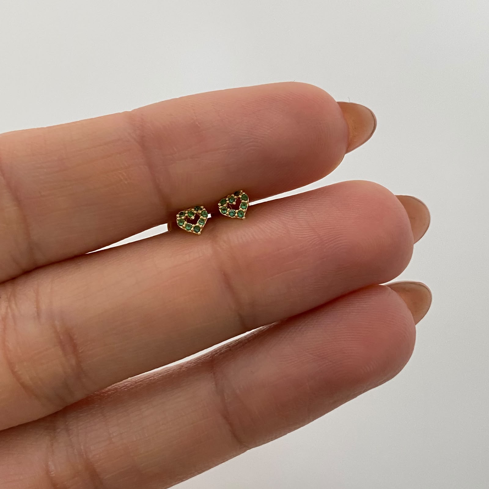Topos mini silueta corazon circones verdes Oro amarillo 18k 0,5 Gr / 2,5 mm