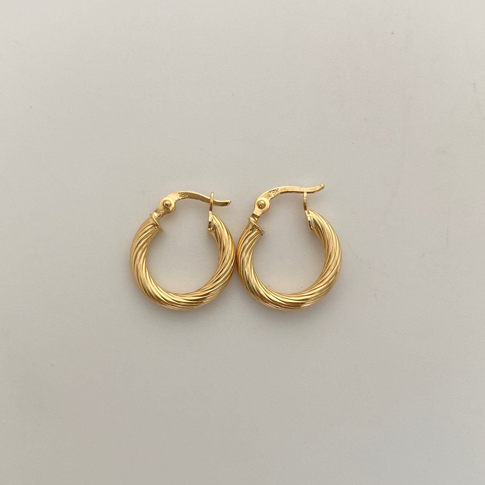 Candonga Entorchada Oro amarillo 18k 1,45 Gr / 1,5 Cm