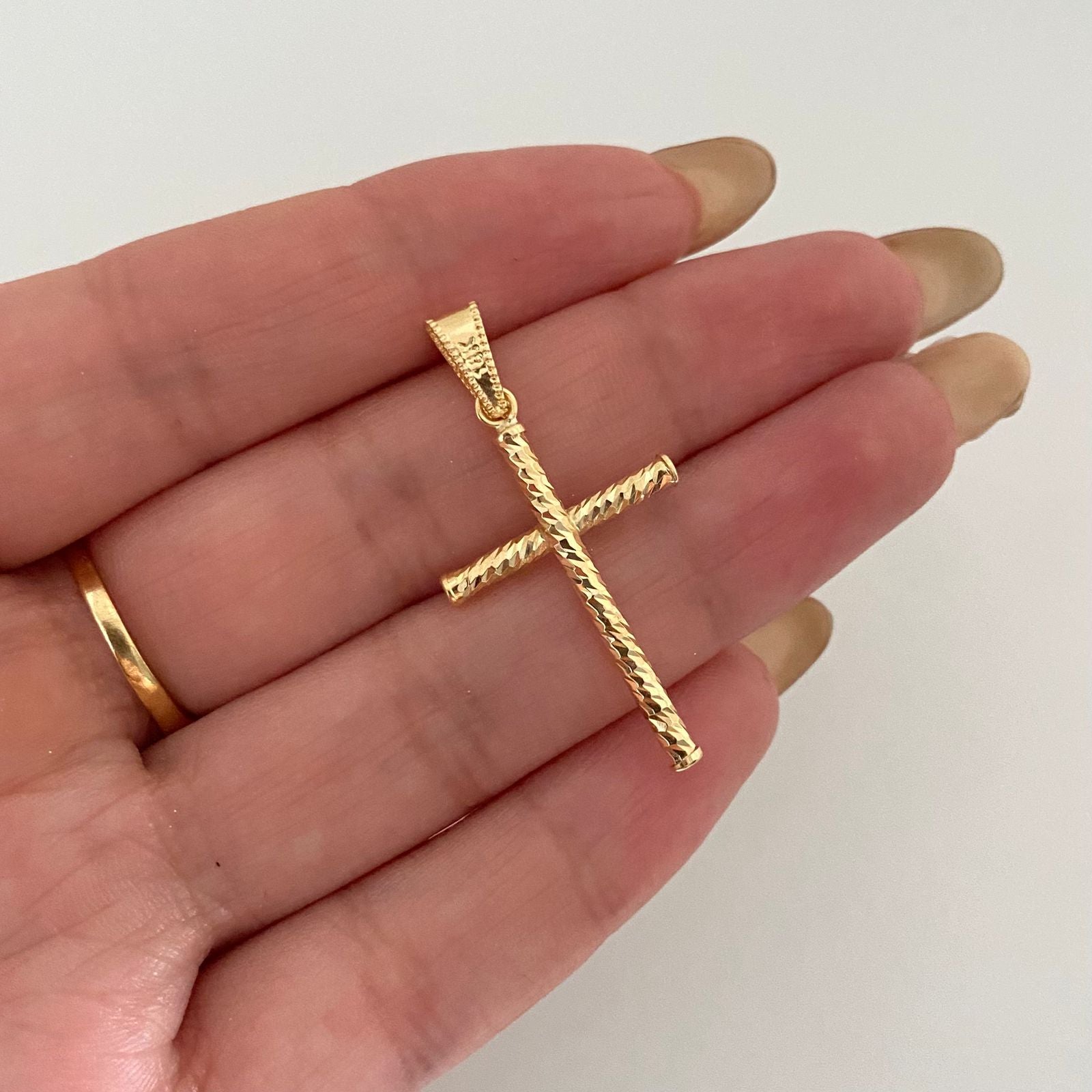 Dije cruz tubular diamantada Oro amarillo 18k 1,1 Gr / 4,0 Cm