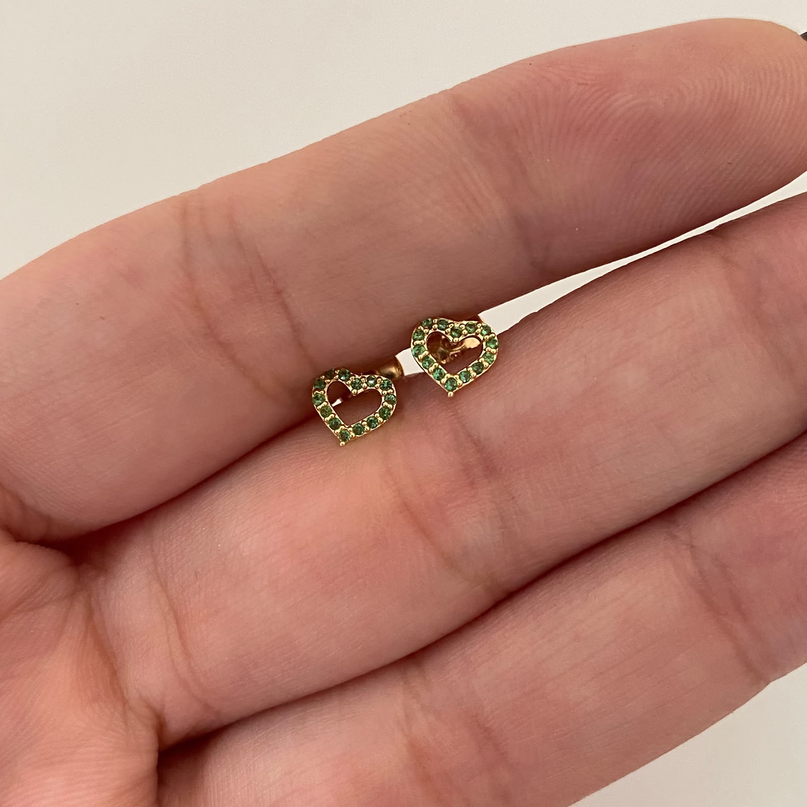 Topos silueta corazon circones verdes Oro amarillo 18k 0,6 Gr / 5 mm