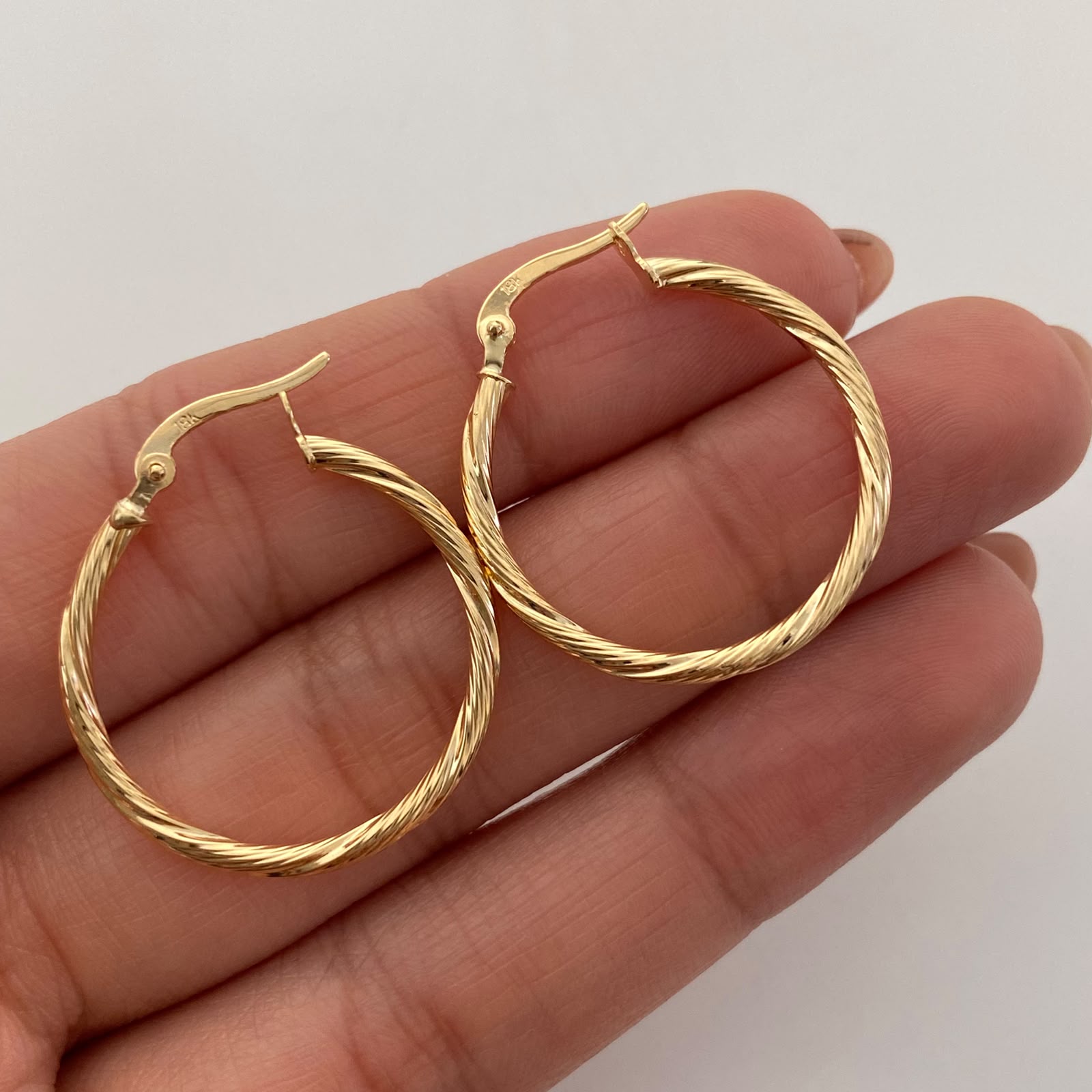 Candonga Entorchada Oro amarillo 18k 1,5 Gr / 2,6 Cm
