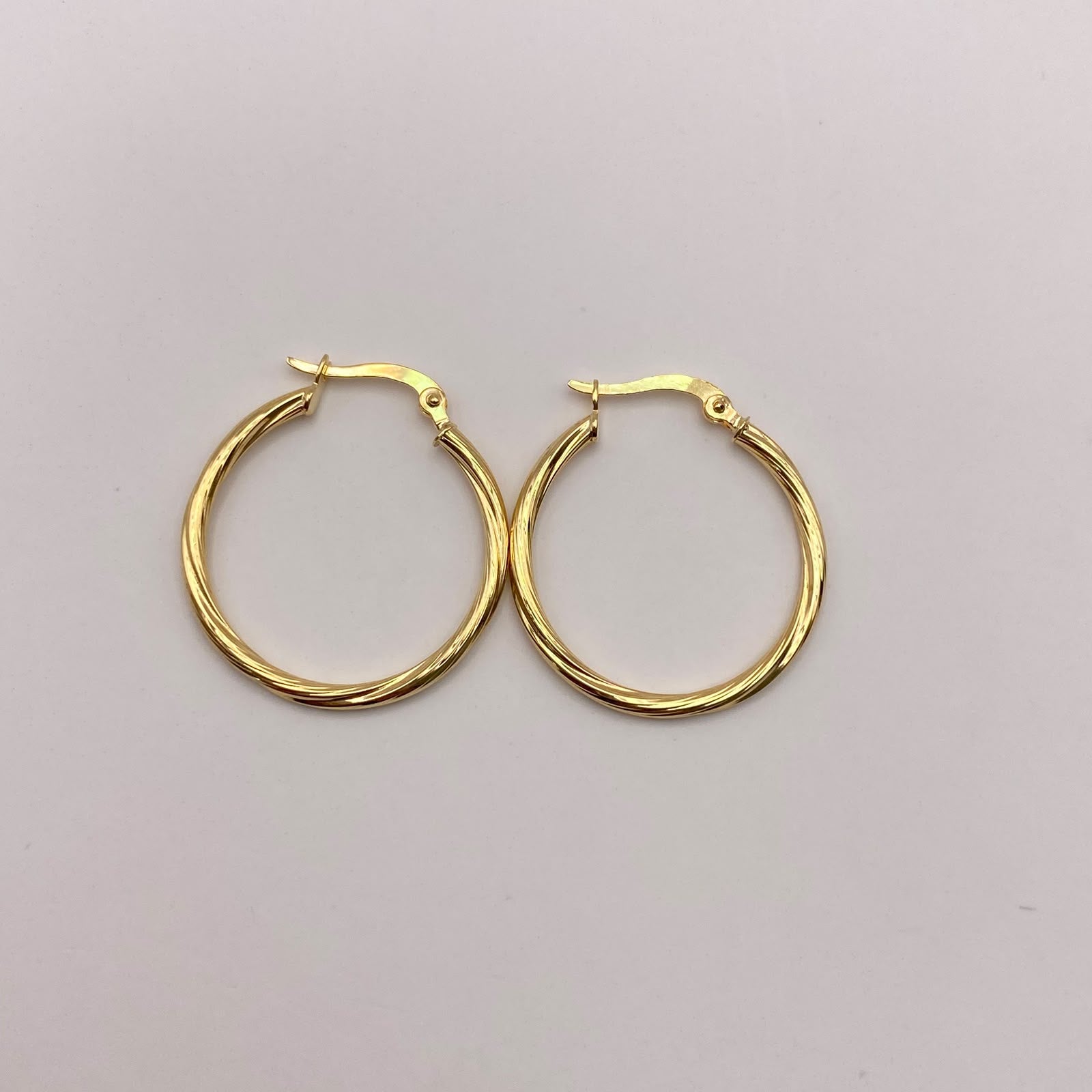 Candonga delgada entorchada Oro amarillo 18k 1,65 Gr / 3 Cm