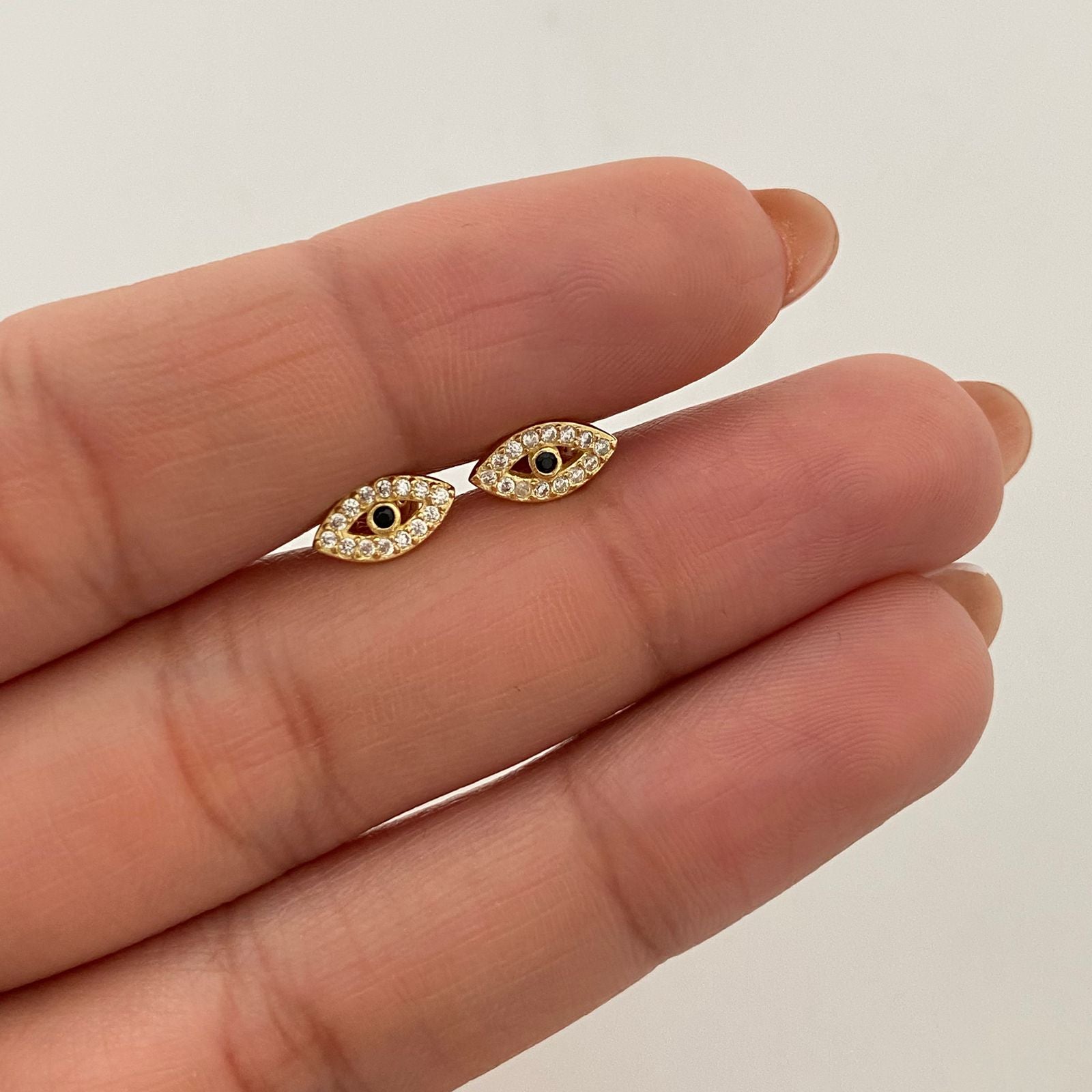 Topos Ojo Circones Blancos y Negro Oro amarillo 18k 1,1 Gr / 9,1 mm