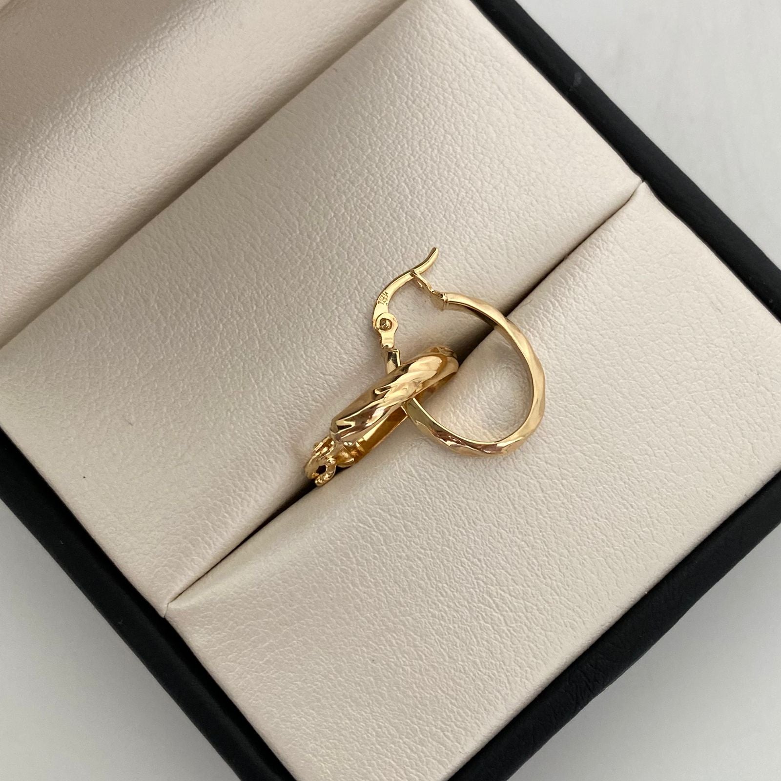Candonga Ovalada diamantada Oro amarillo 18k 1,2 Gr / 1,8 Cm