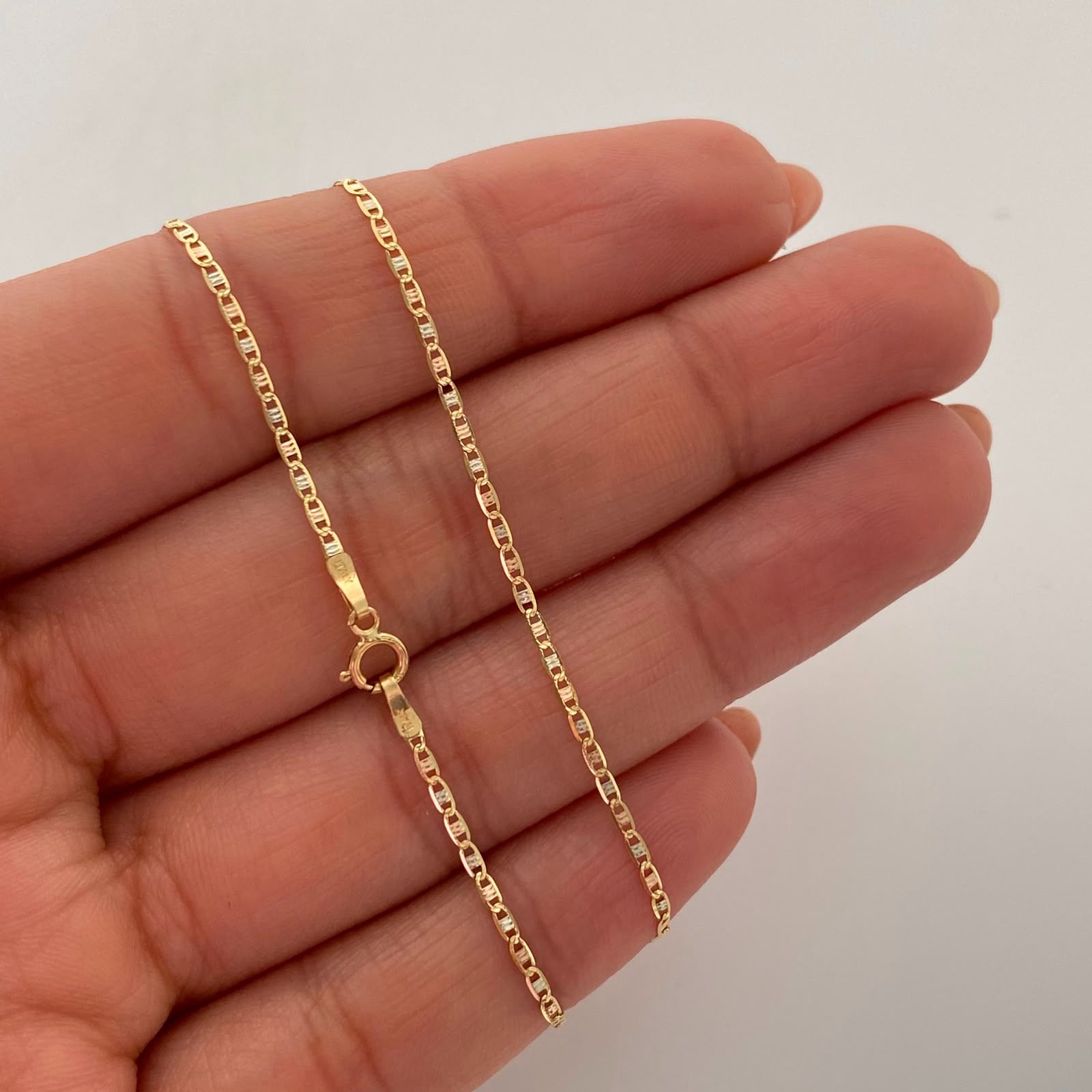 Cadena It Plana Diamantada Tres oros 18k 1,3 Gr / 1,2 mm / 45 Cm