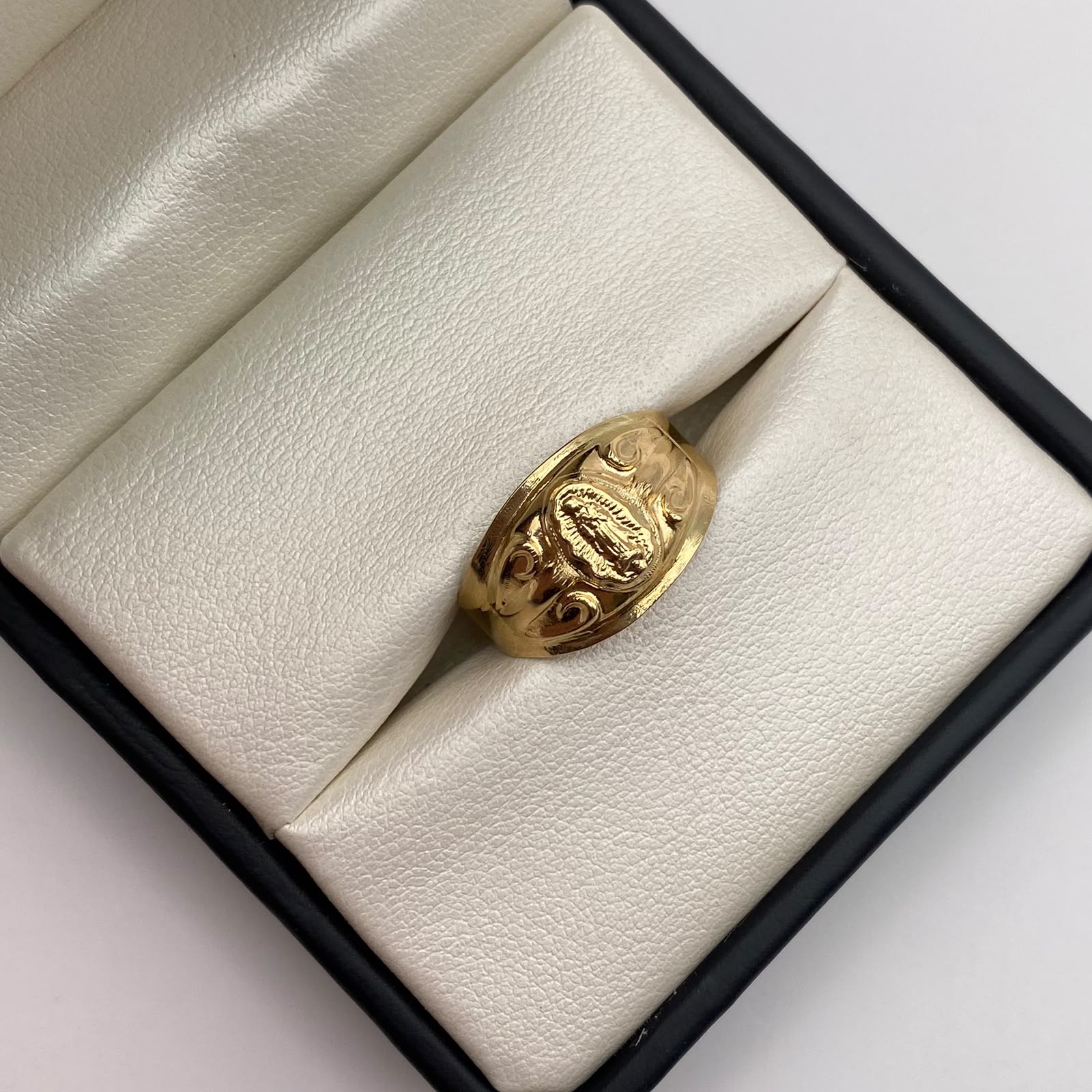Anillo Troquel virgen de Guadalupe Oro amarillo 18k / Talla 10 / 2,6 Gr / 5 mm