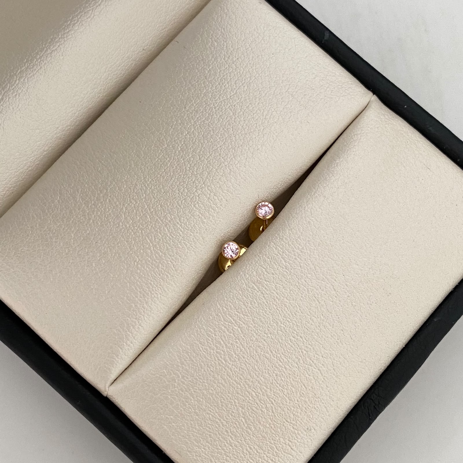 Topos Circon Rosado Oro amarillo 18k 0,4 Gr / 3 mm