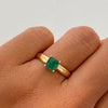 Anillo Solitario Verde Oro amarillo 18k / Talla 8 / 1,55 Gr / 3,2 mm