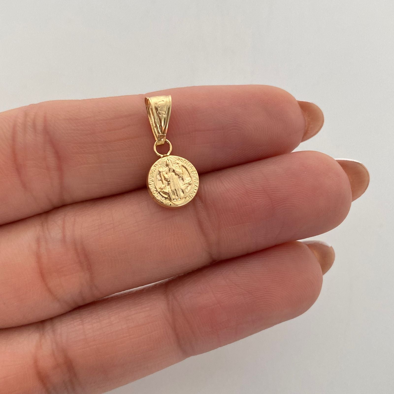Dije san benito  Oro amarillo 18k 0,45 Gr / 8,3 mm / 1,6 Cm