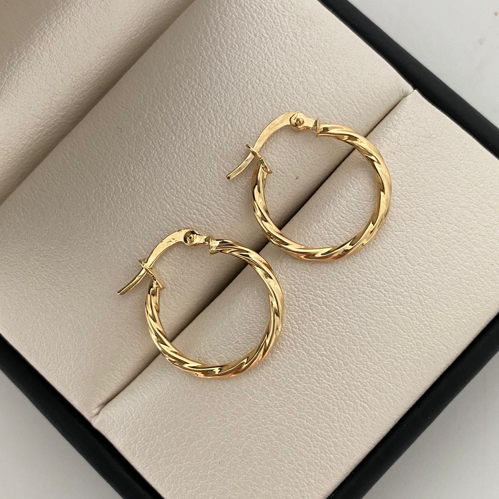 Candonga Entorchada Oro amarillo 18k 1,95 Gr / 1,5 Cm