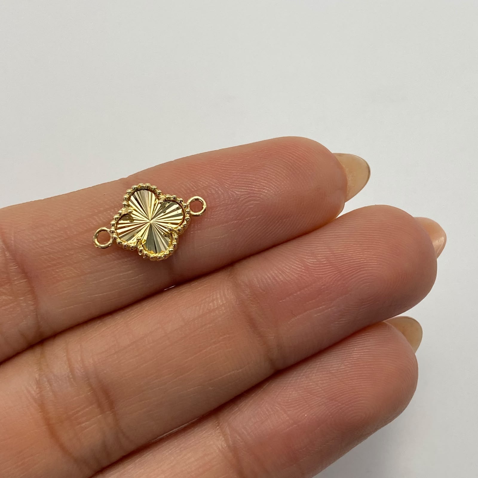 Herraje Trebol diamantado Oro amarillo 18k 0,8 Gr / 1,4 Cm