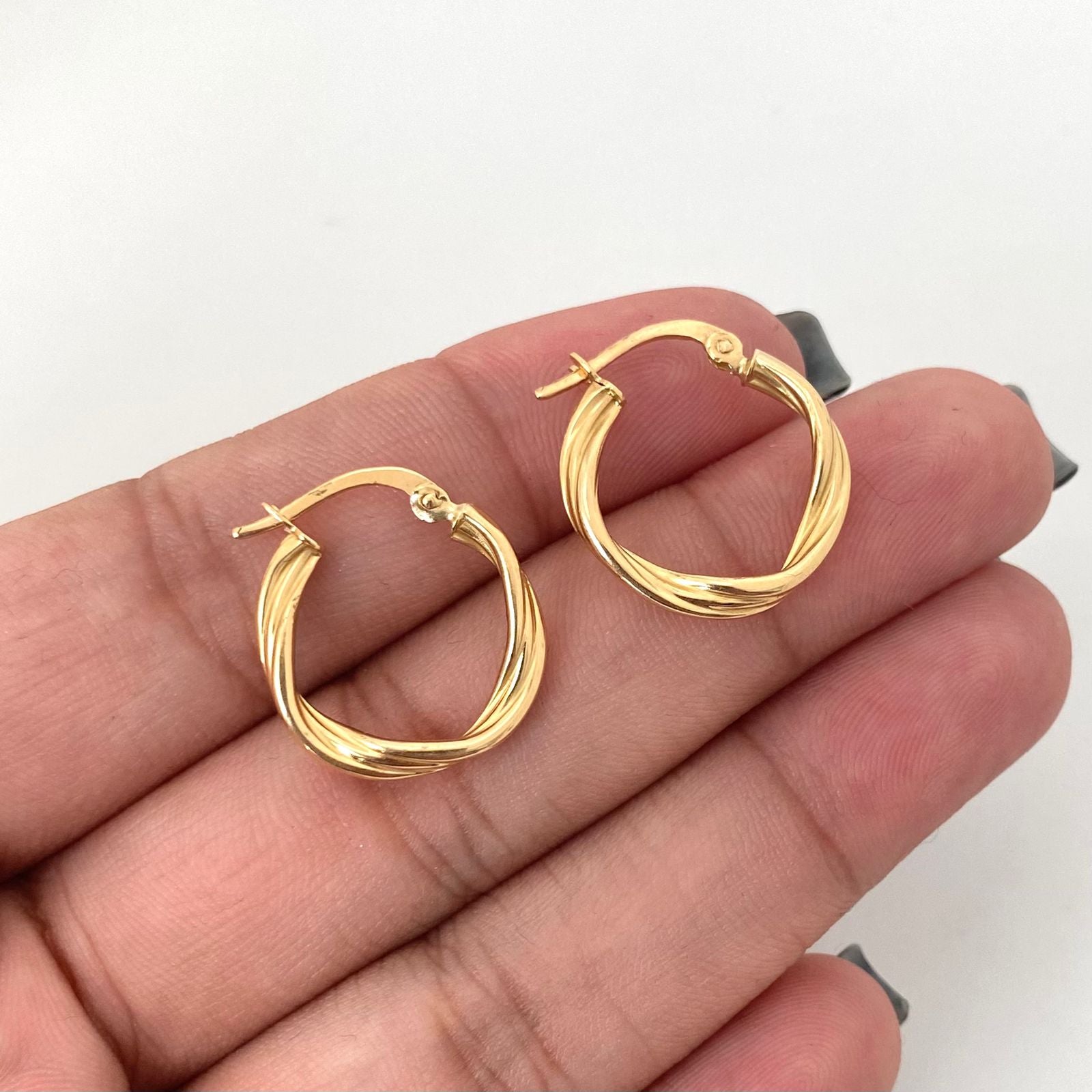 Candonga entorchada onda lineas Oro amarillo 18k 1,65 Gr / 1,1 Cm