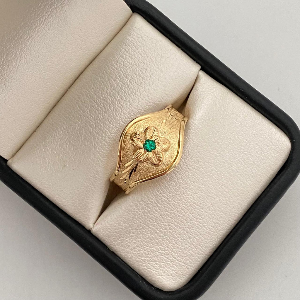 Anillo flor diamantada con cirdon verde Oro amarillo 18k / Talla 9 3/4 / 2,3 Gr