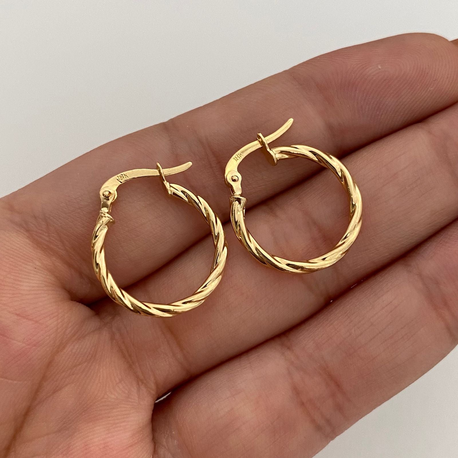 Candonga entorchada Oro amarillo 18k/ 1,25 Gr / 2 Cm