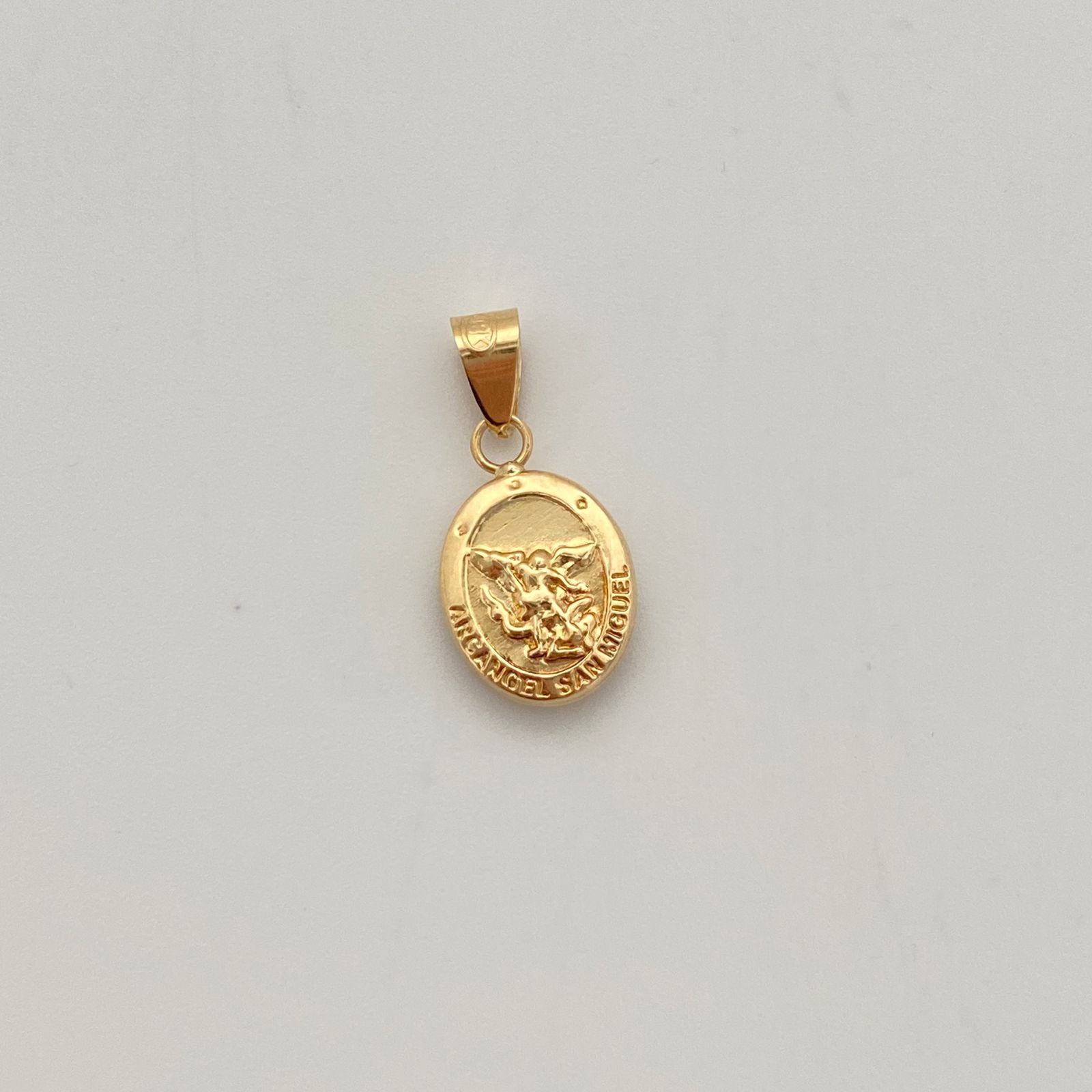Dije arcangel san miguel  Oro amarillo 18k 0,7 Gr / 9,9 mm / 2 Cm