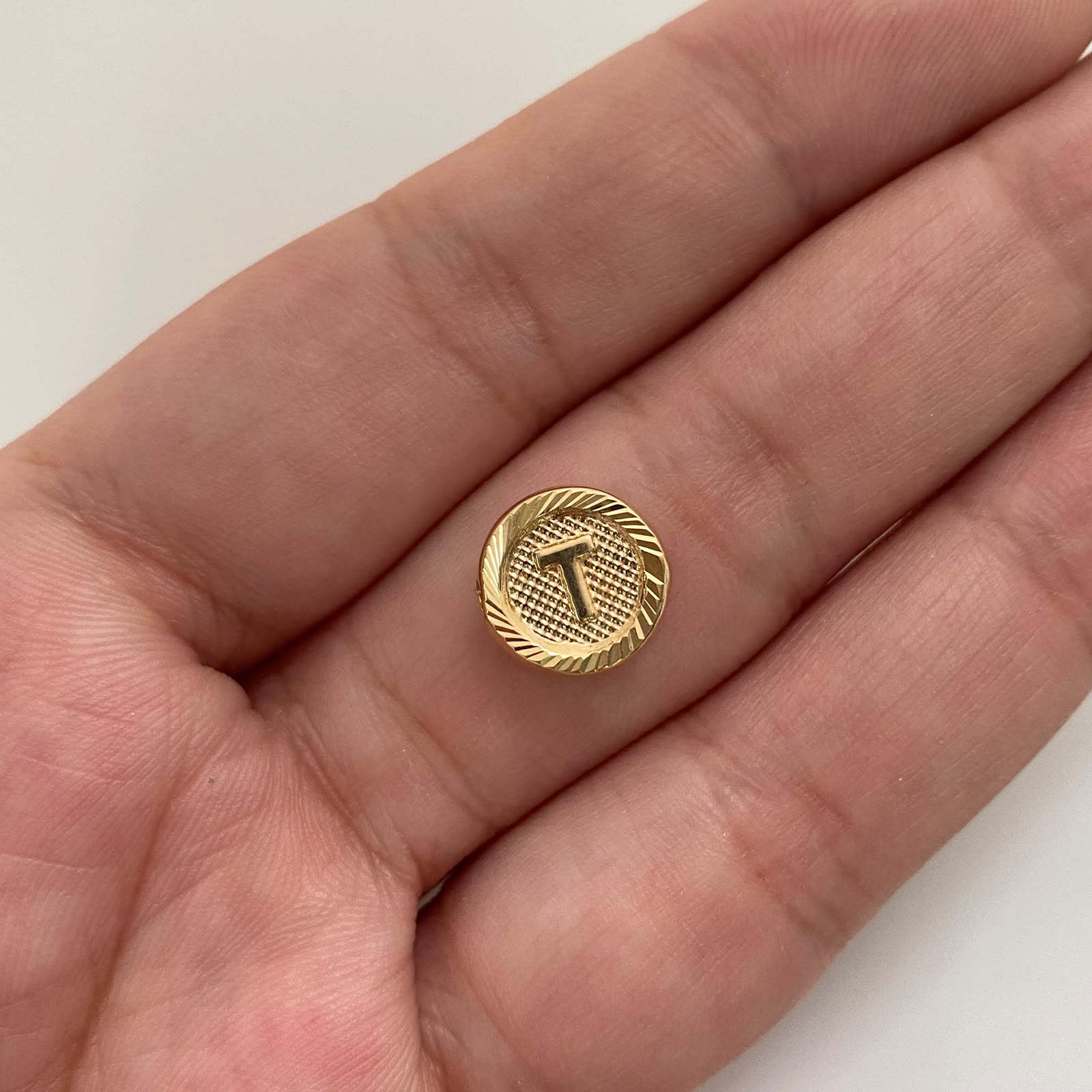 Herraje Letra T Diamantada Oro amarillo 18k 0,5 Gr / 1,1 Cm
