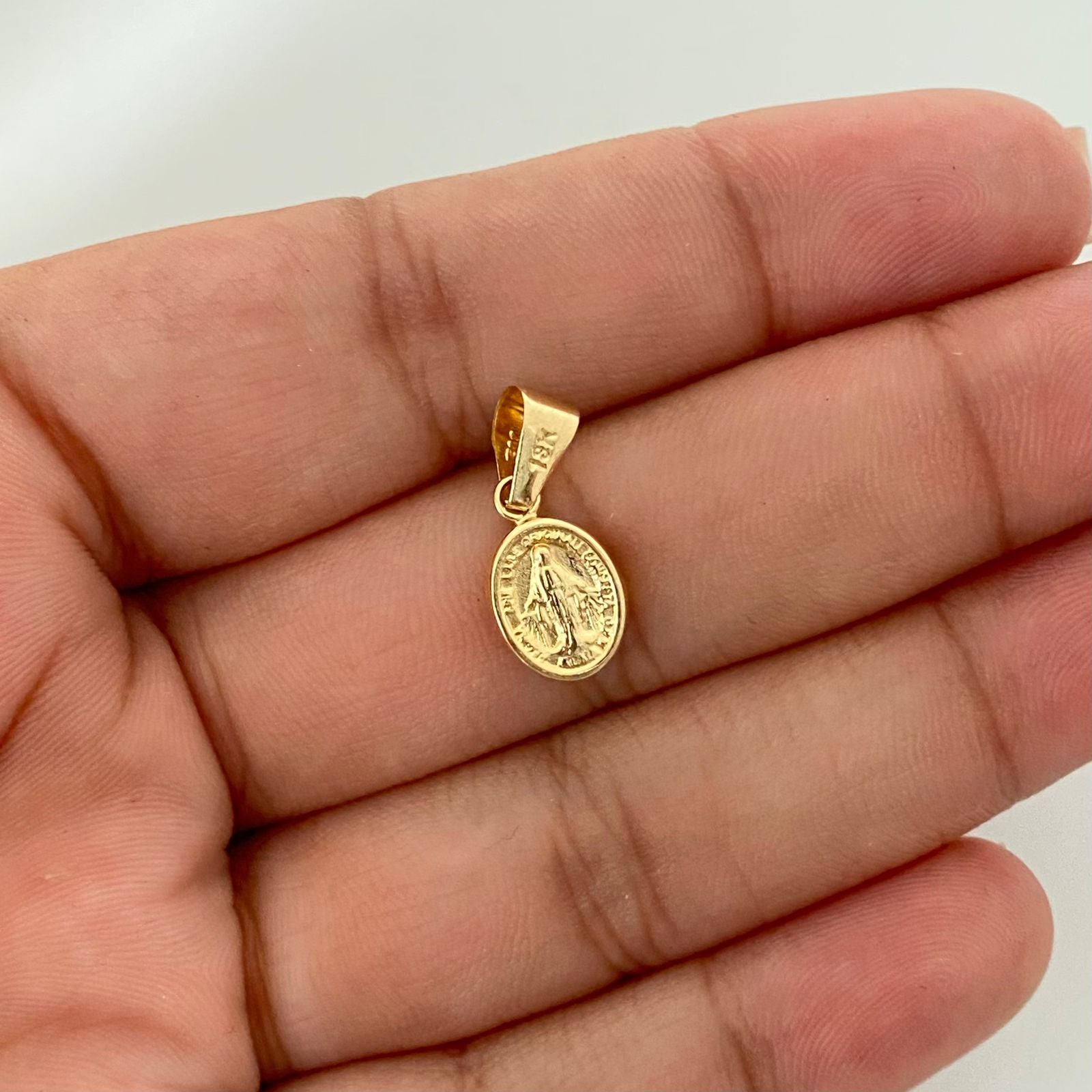Dije virgen milagrosa Oro amarillo 18k 0,6 Gr / 2,0 Cm