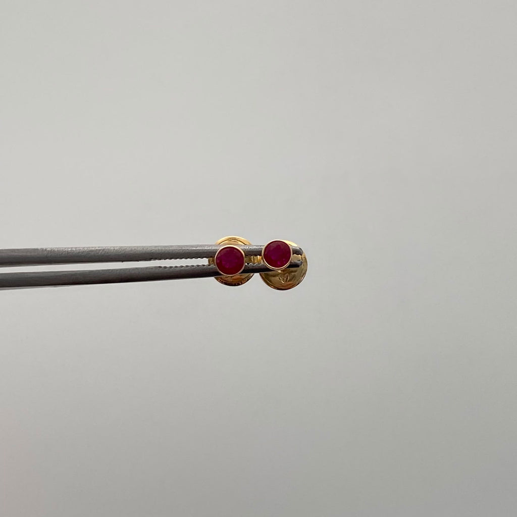 Topos Circon Rojo Oro amarillo 18k 0,4 Gr / 2,5 mm