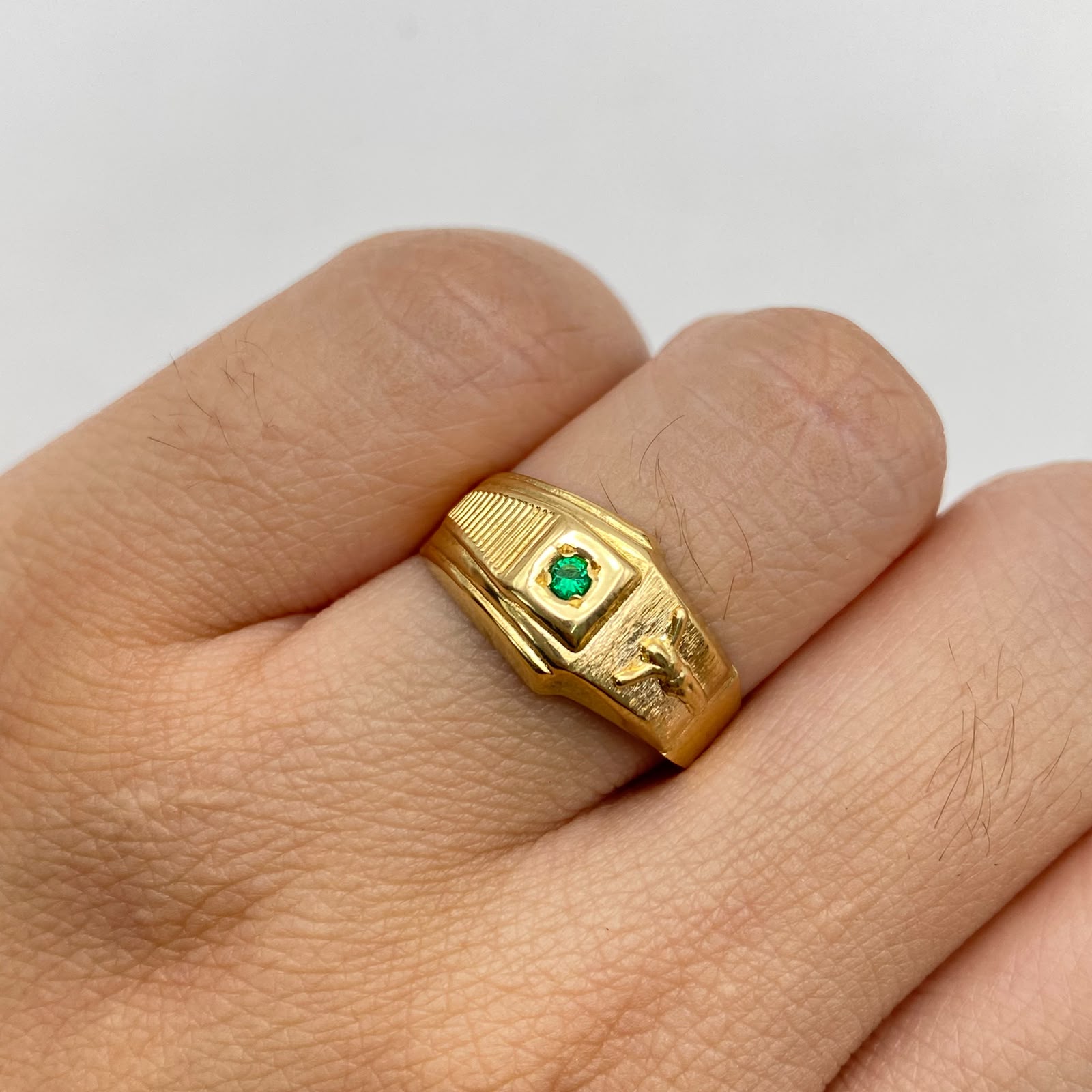 Anillo cristo circon verde Oro amarillo / Talla 8 1/2 / 2,2 Gr