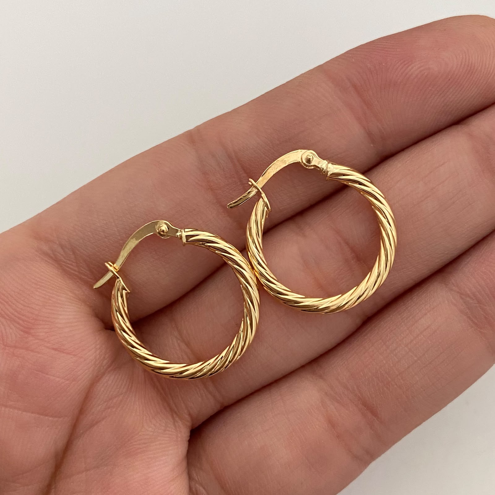 Candonga Entorchada Oro amarillo 18k 1,45 Gr / 2 Cm