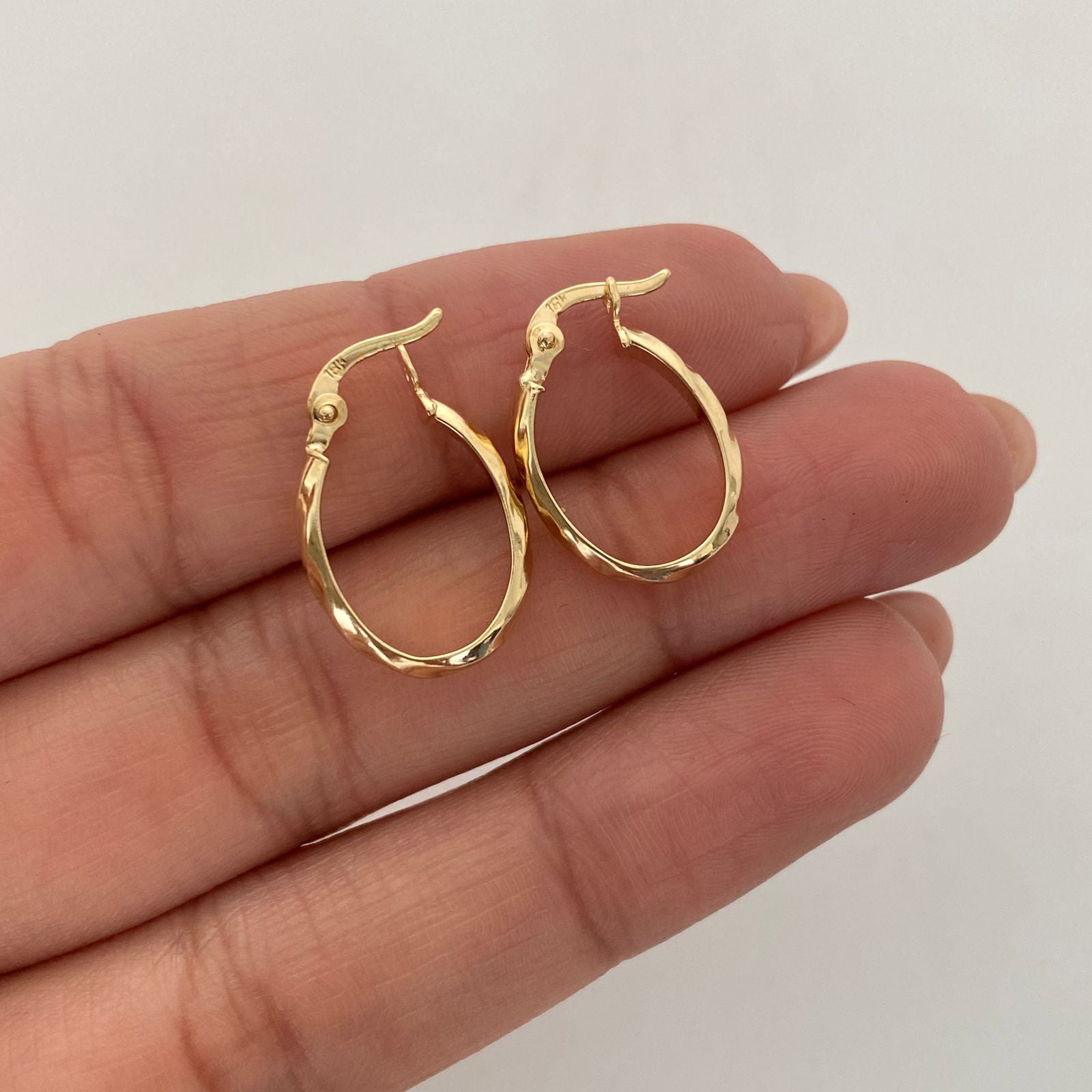 Candonga Ovalada diamantada Oro amarillo 18k 1,2 Gr / 1,8 Cm