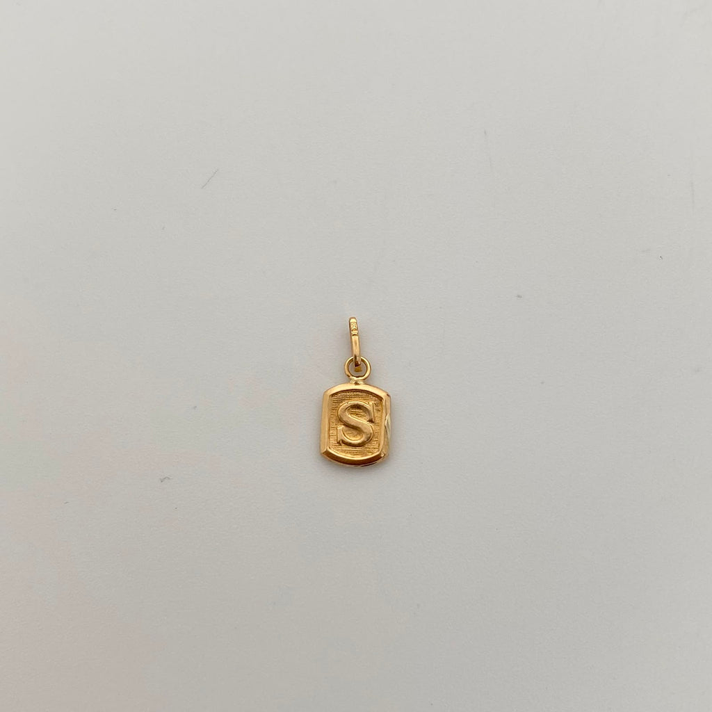 Dije Placa S Oro amarillo 18k 0,3 Gr / 7 mm / 1,5 Cm