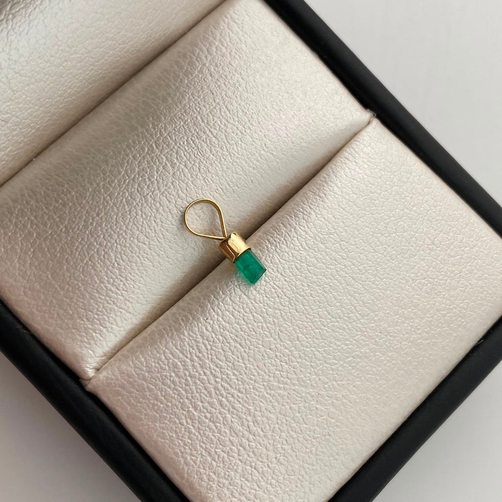 Dije Canutillo de Esmeralda Oro amarillo 18k 0,15 Gr / 2,3 mm / 1 Cm