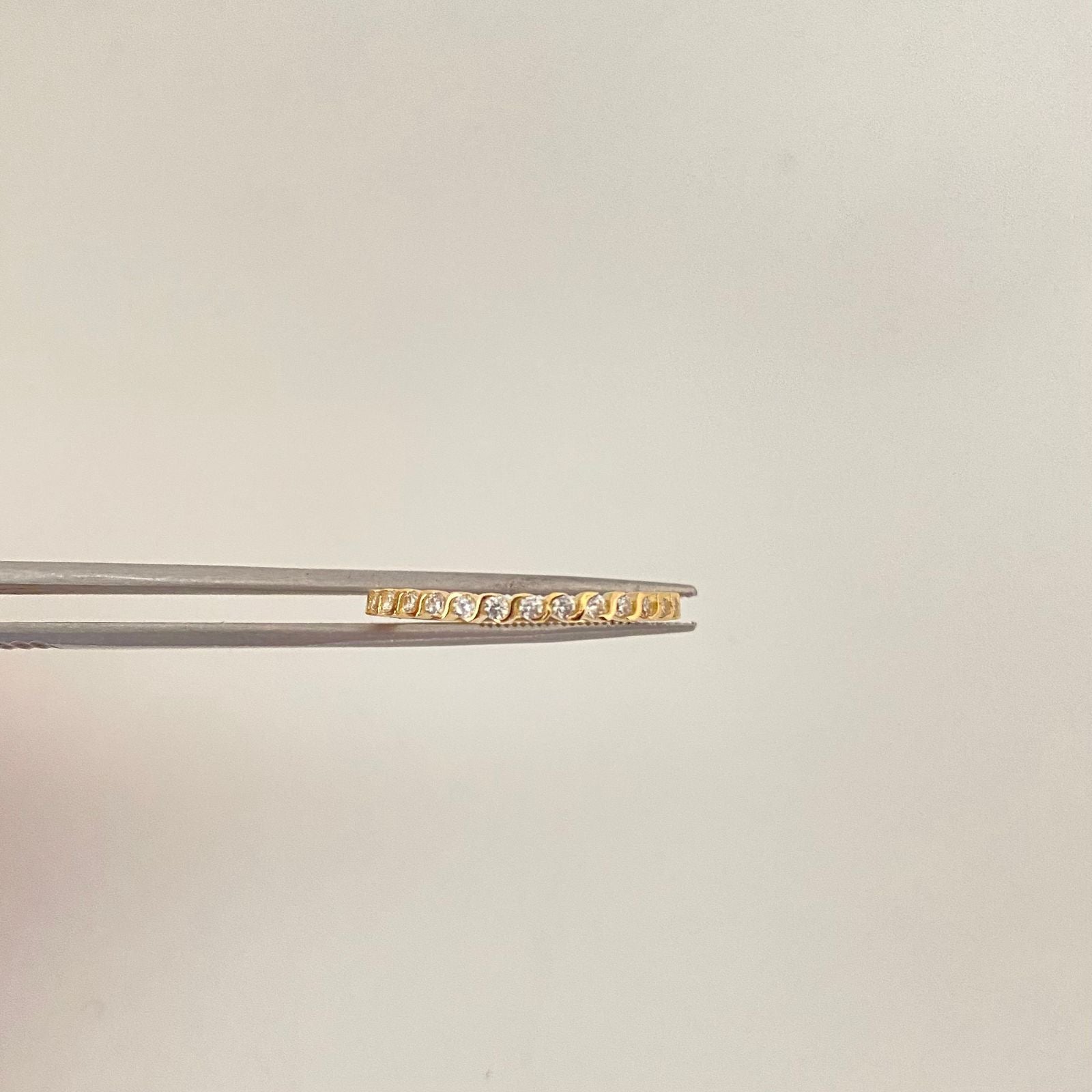 Anillo churumbela ondas circones blancos Oro amarillo 18k / Talla 8 / 2,05 Gr