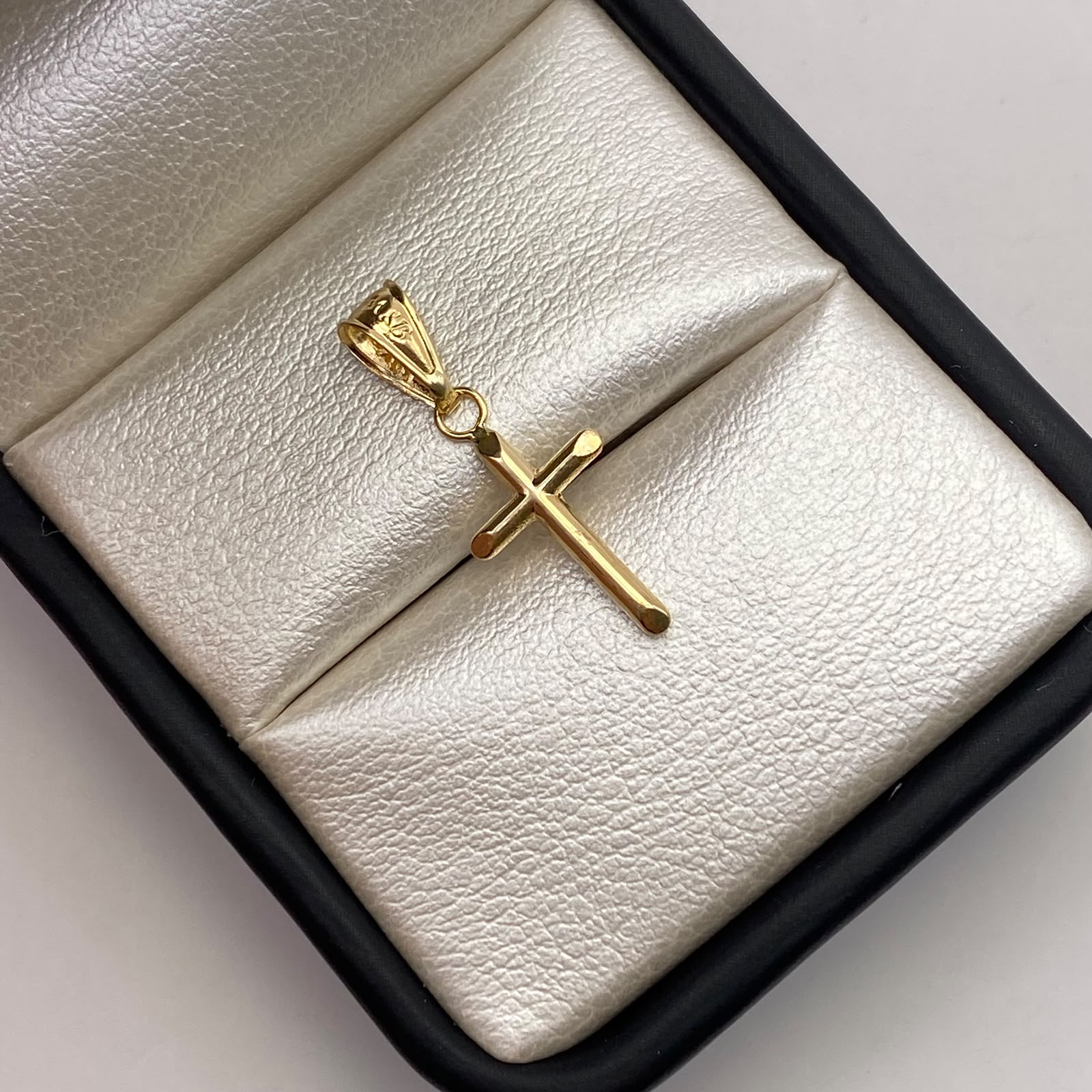 Dije Cruz tubular Oro amarillo 18k 0,4 Gr / 9,6 mm / 2,5 Cm