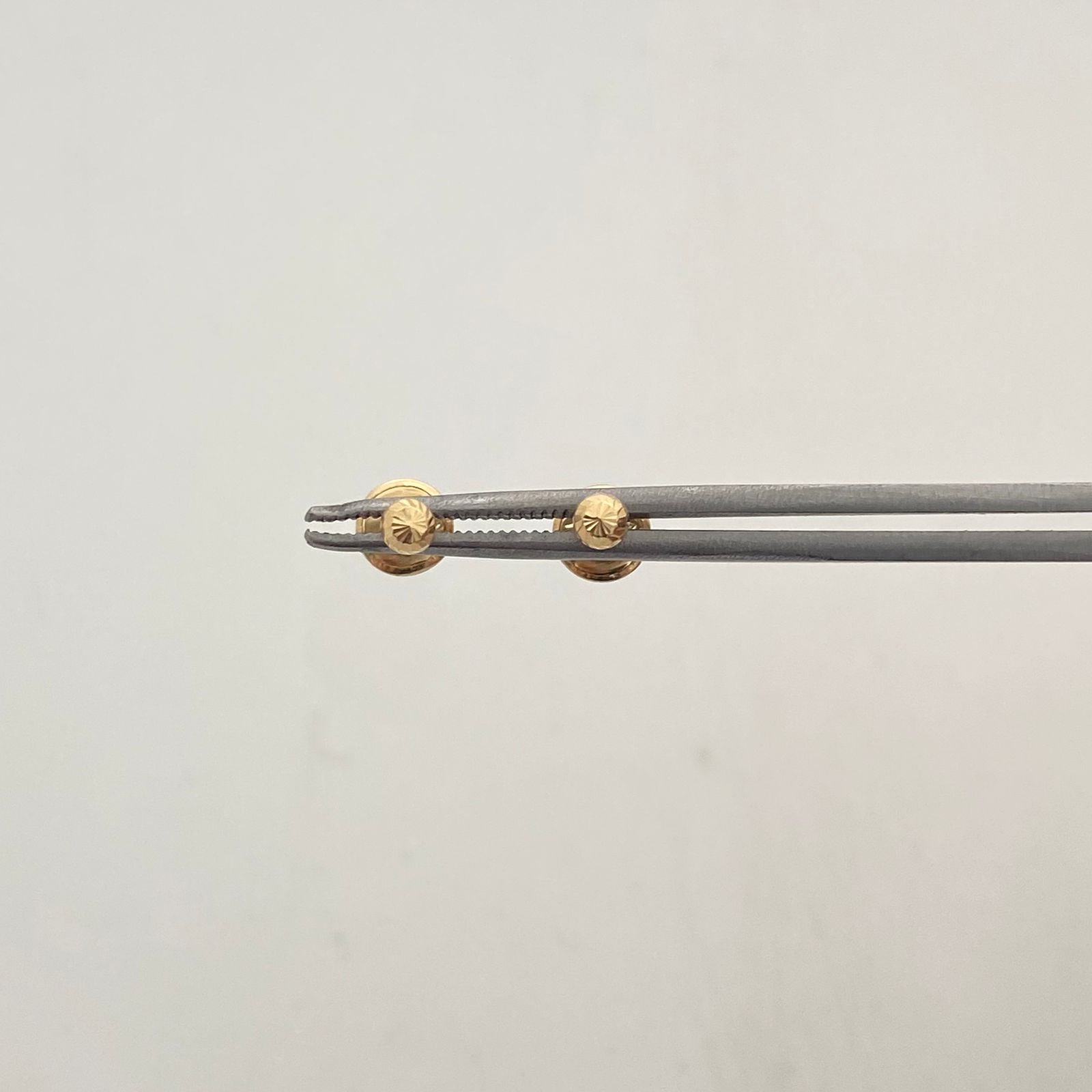 Topos bola diamantada 3mm Oro amarillo 18k 0,45 Gr