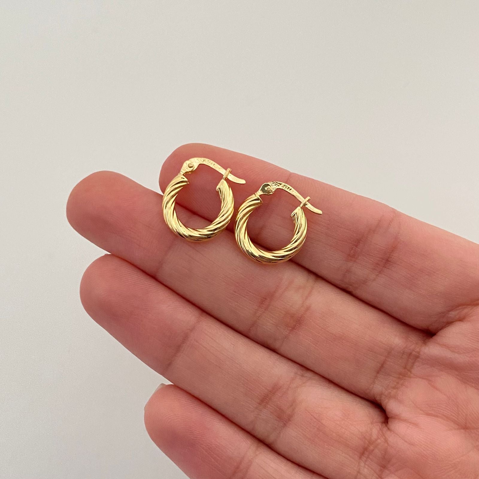 Candonga entorchada Oro amarillo 18k 1,25 Gr / 1,5 Cm
