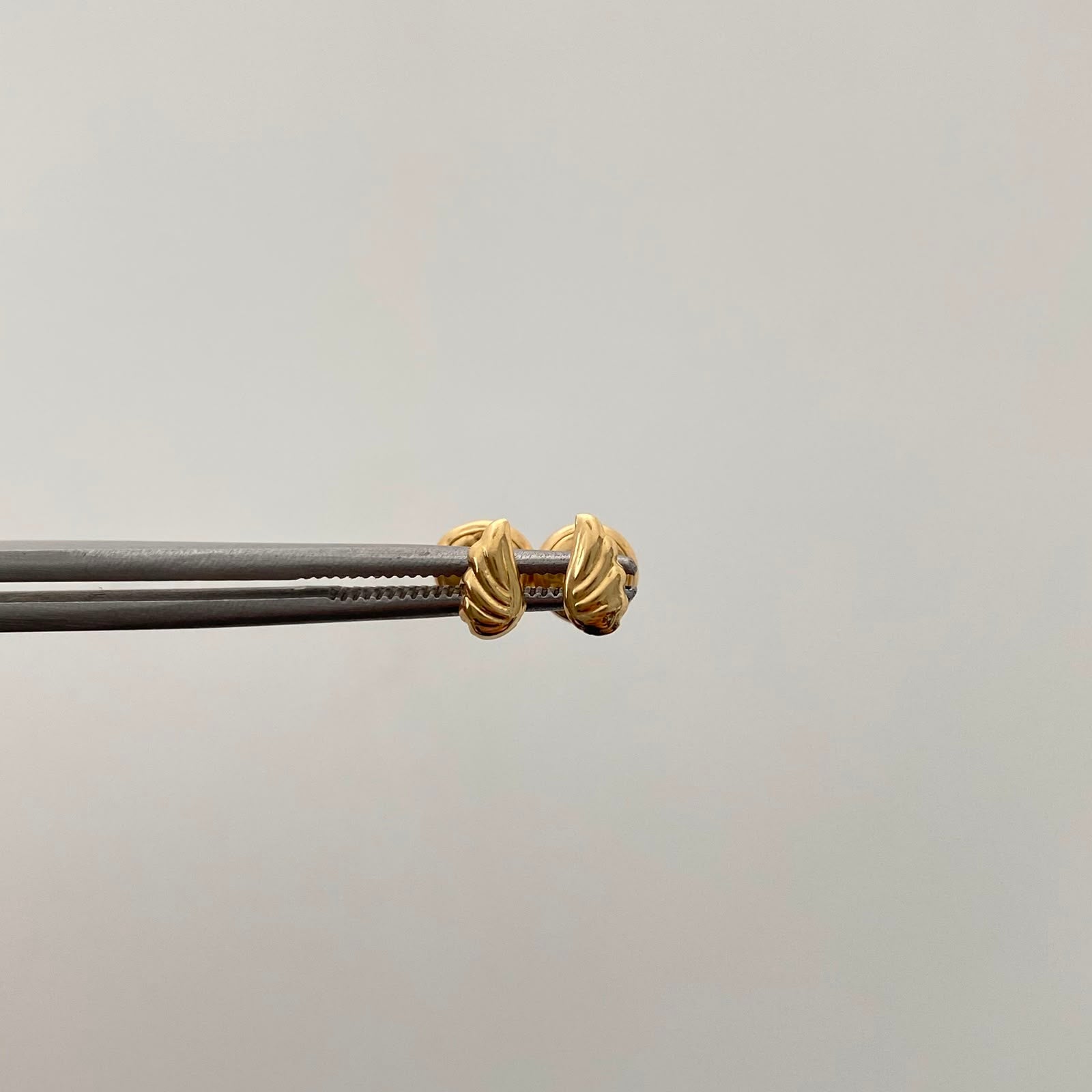 Topos Alas Oro amarillo 18k 0,5 Gr / 3,3 mm