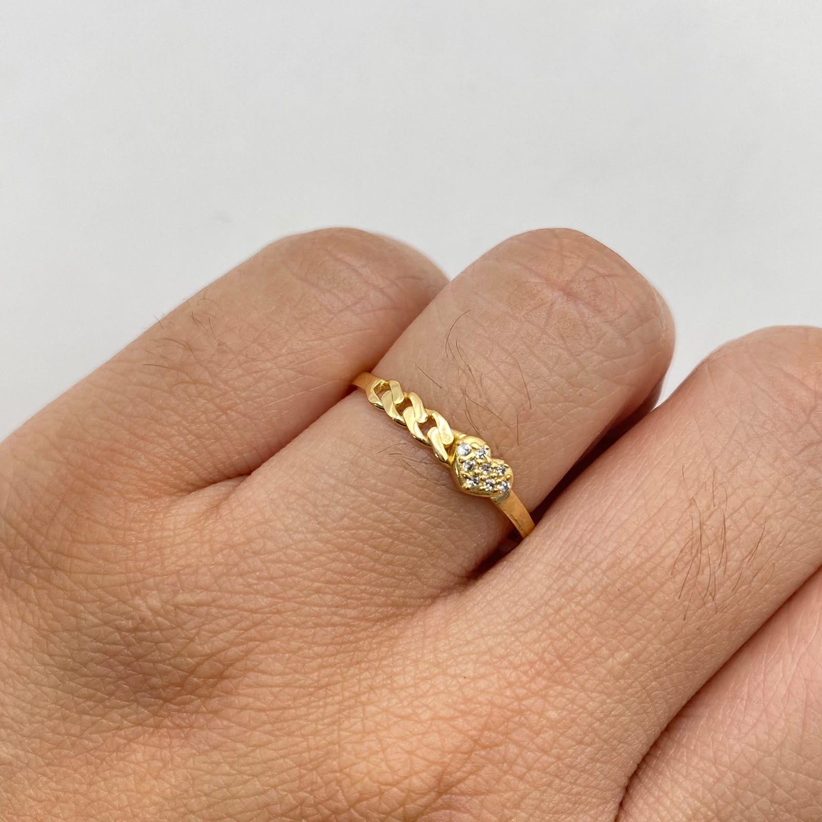 Anillo cubano y corazon circones Oro amarillo / Talla 7 3/4 / 1,35 Gr