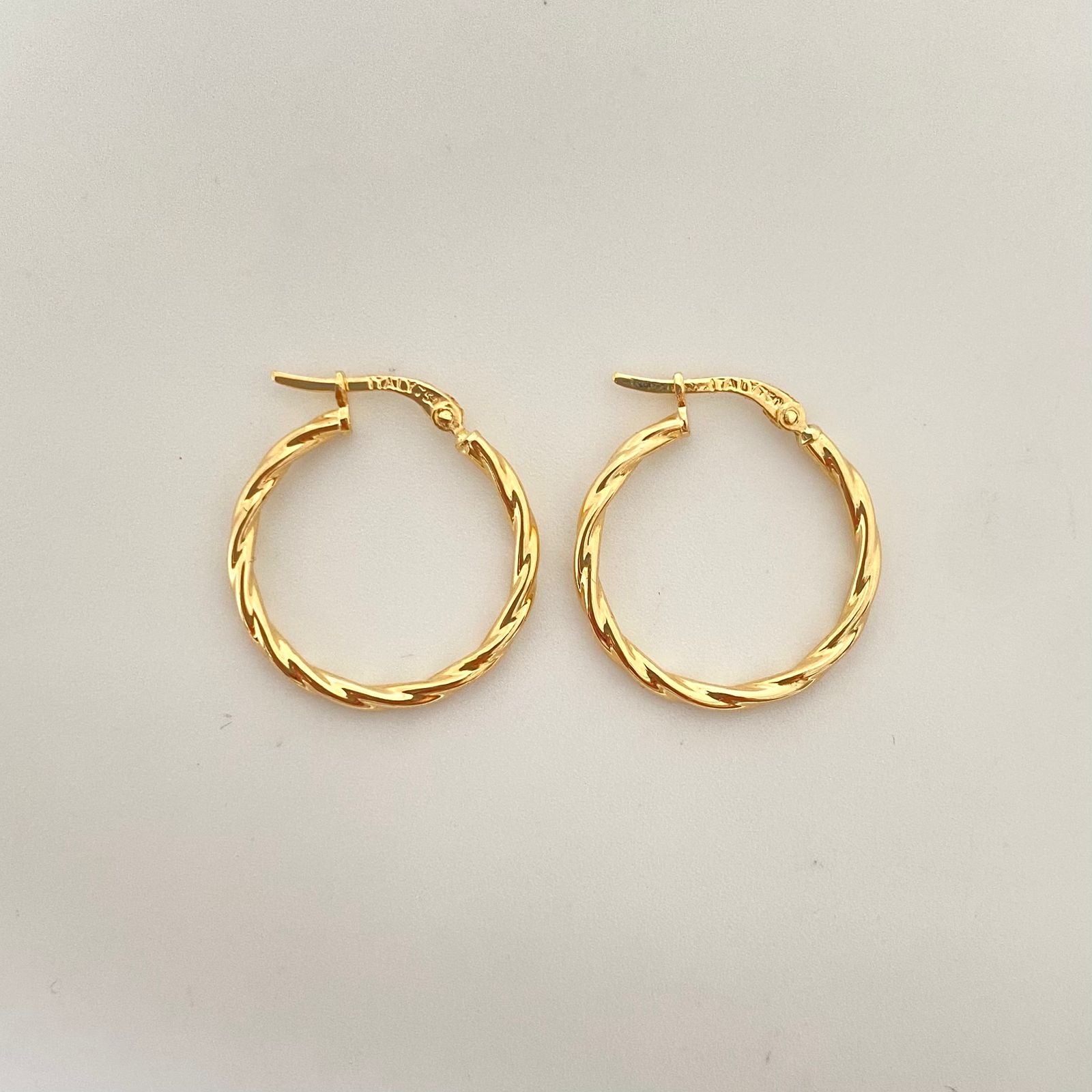 Candonga entorchada Oro amarillo 18k 1,90 Gr / 2,0 Cm