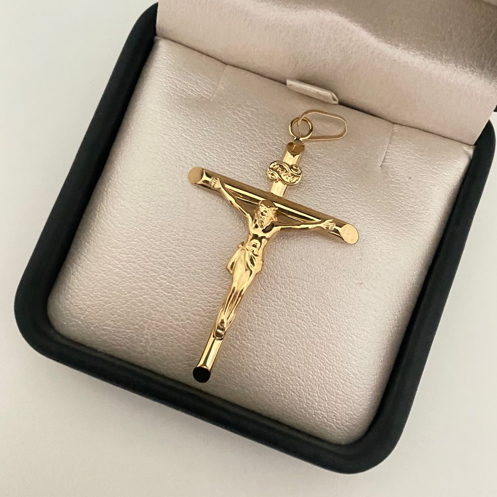 Dije cruz cristo tubular Oro amarillo 18k 2,45 Gr / 6,0 Cm