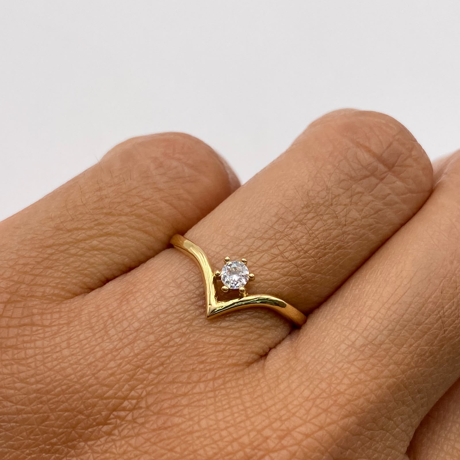 Anillo Solitario Circon en punta Oro amarillo 18k / Talla 8 / 1,55 Gr / 1,4 mm