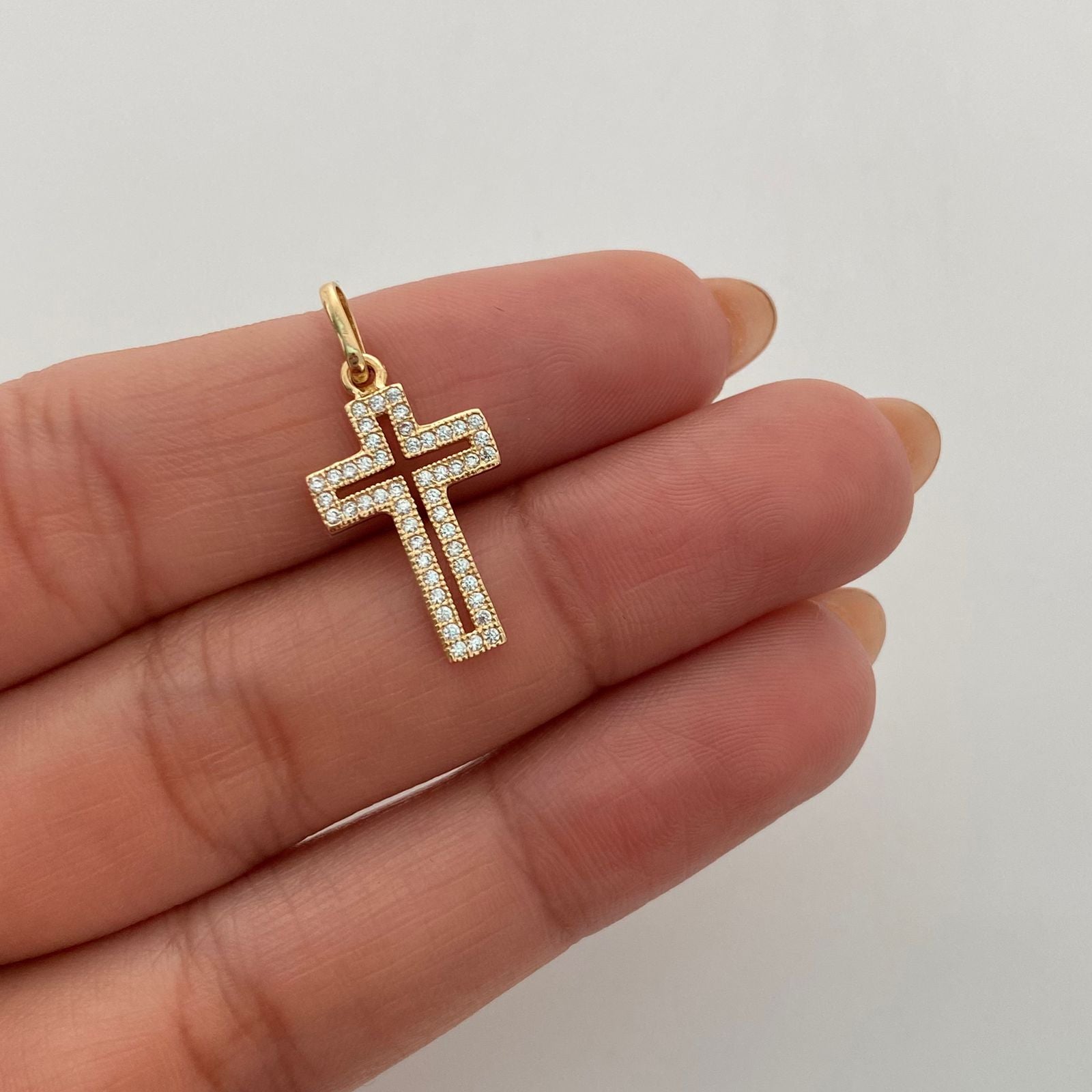 Dije Cruz Blanca Circones Oro amarillo 18k 1,55 Gr / 11,9 mm / 2,4 Cm