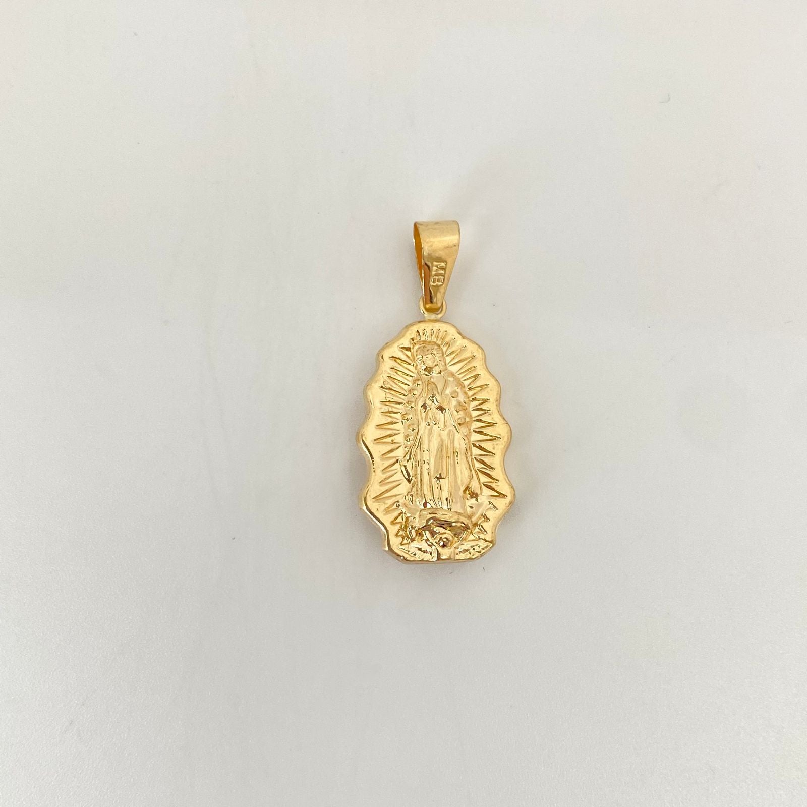Dije silueta virgen de guadalupe  Oro amarillo 18k 2,25 Gr / 3,5 Cm