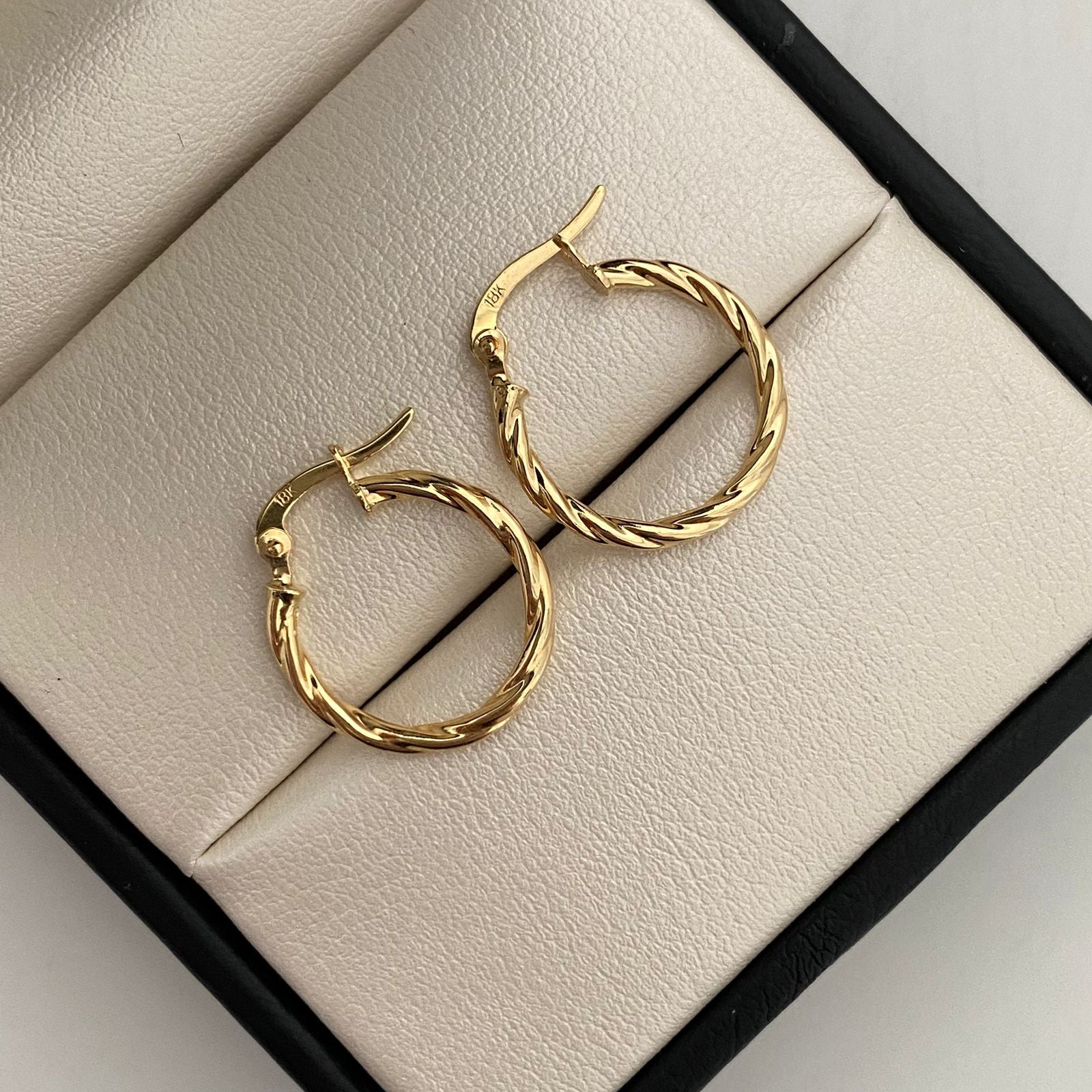 Candonga entorchada Oro amarillo 18k/ 1,25 Gr / 2 Cm