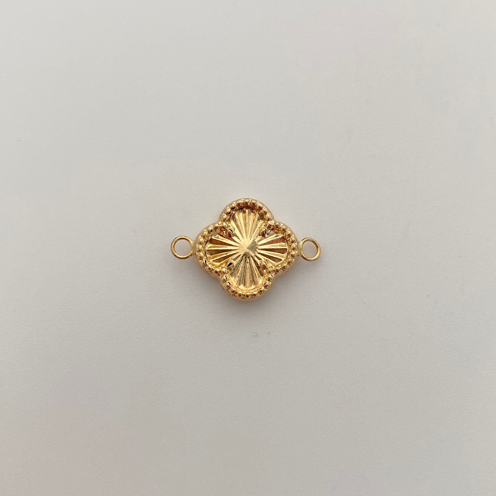 Herraje Trebol Diamantado Oro amarillo 18k 0,75 Gr / 1,3 Cm