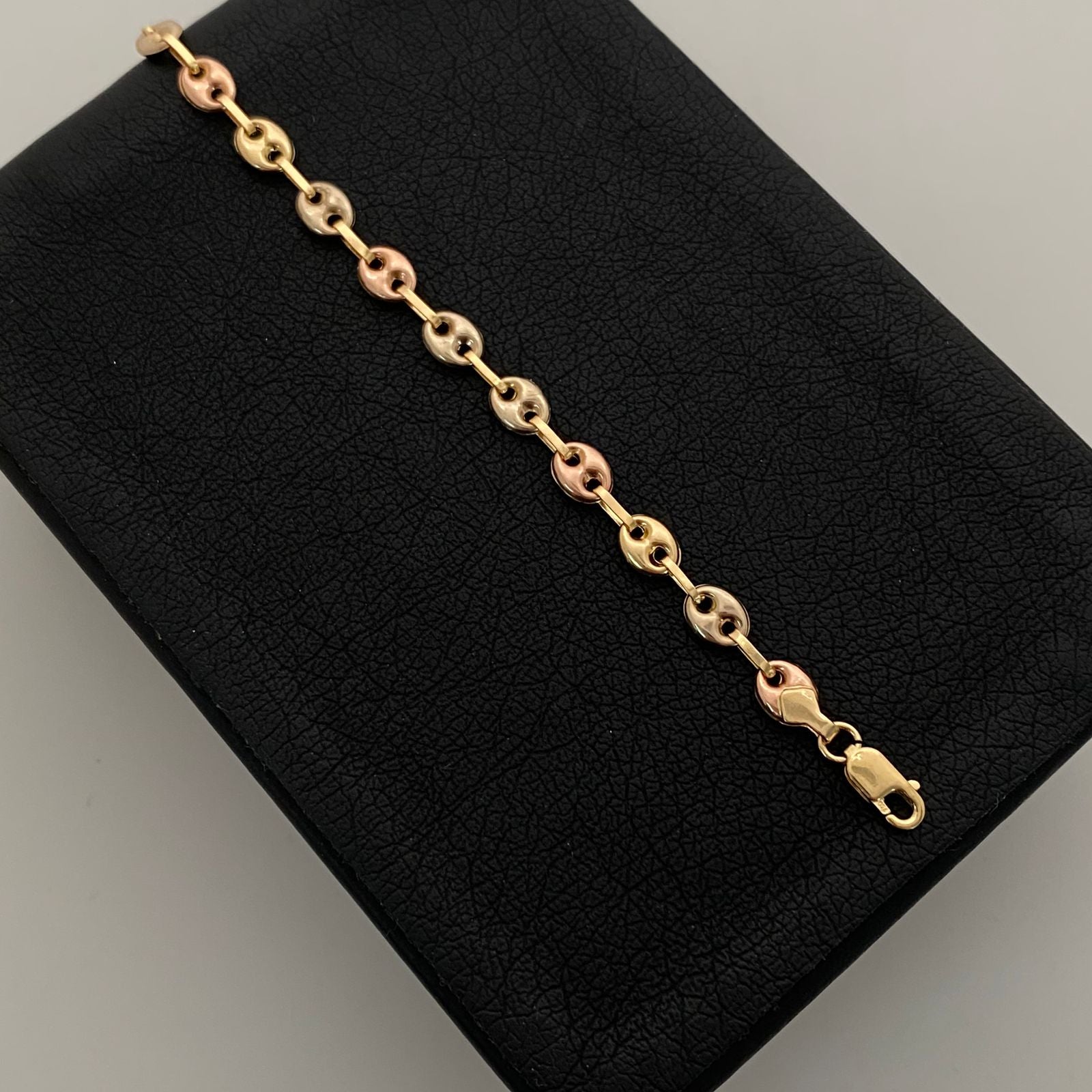 Pulso Gc Tres oros 18k 3,45 Gr / 4,5 mm / 20,5 Cm Broche 0,40