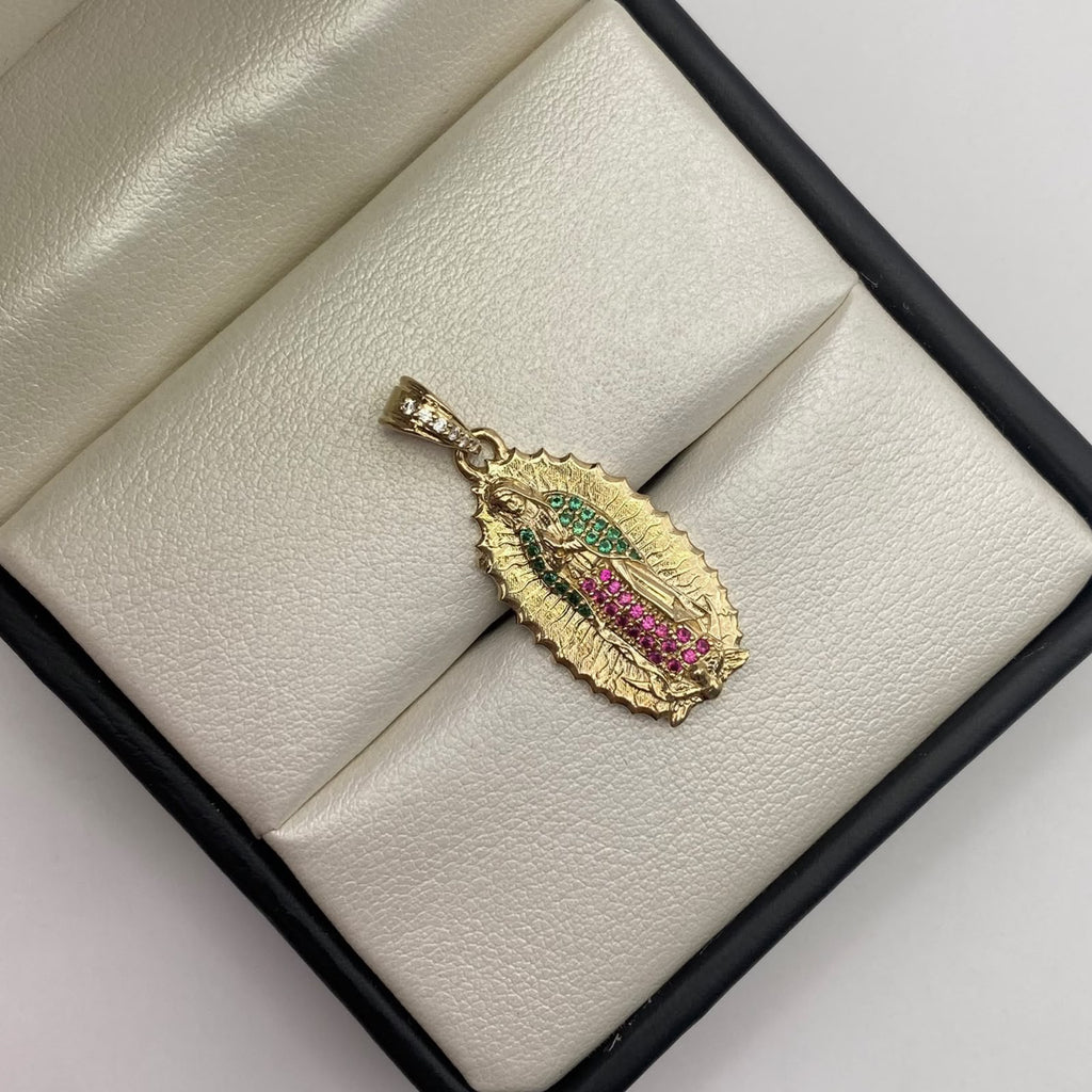 Dije Virgen de guadalupe circones verdes y fucsias Oro amarillo 18k 4 Gr / 11,5 mm / 2,8 Cm