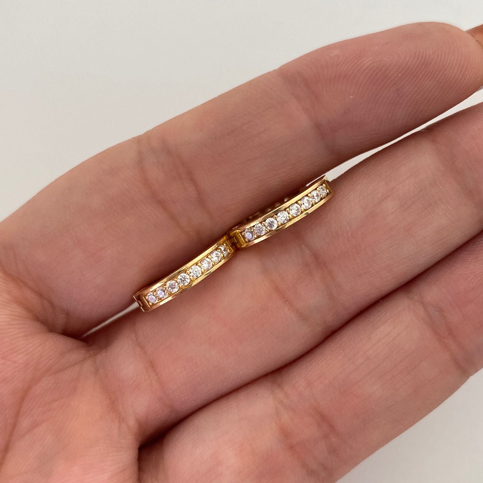 Candonga Tipo Huggies casting Oro amarillo 18k 4,05 Gr / 1,2 Cm